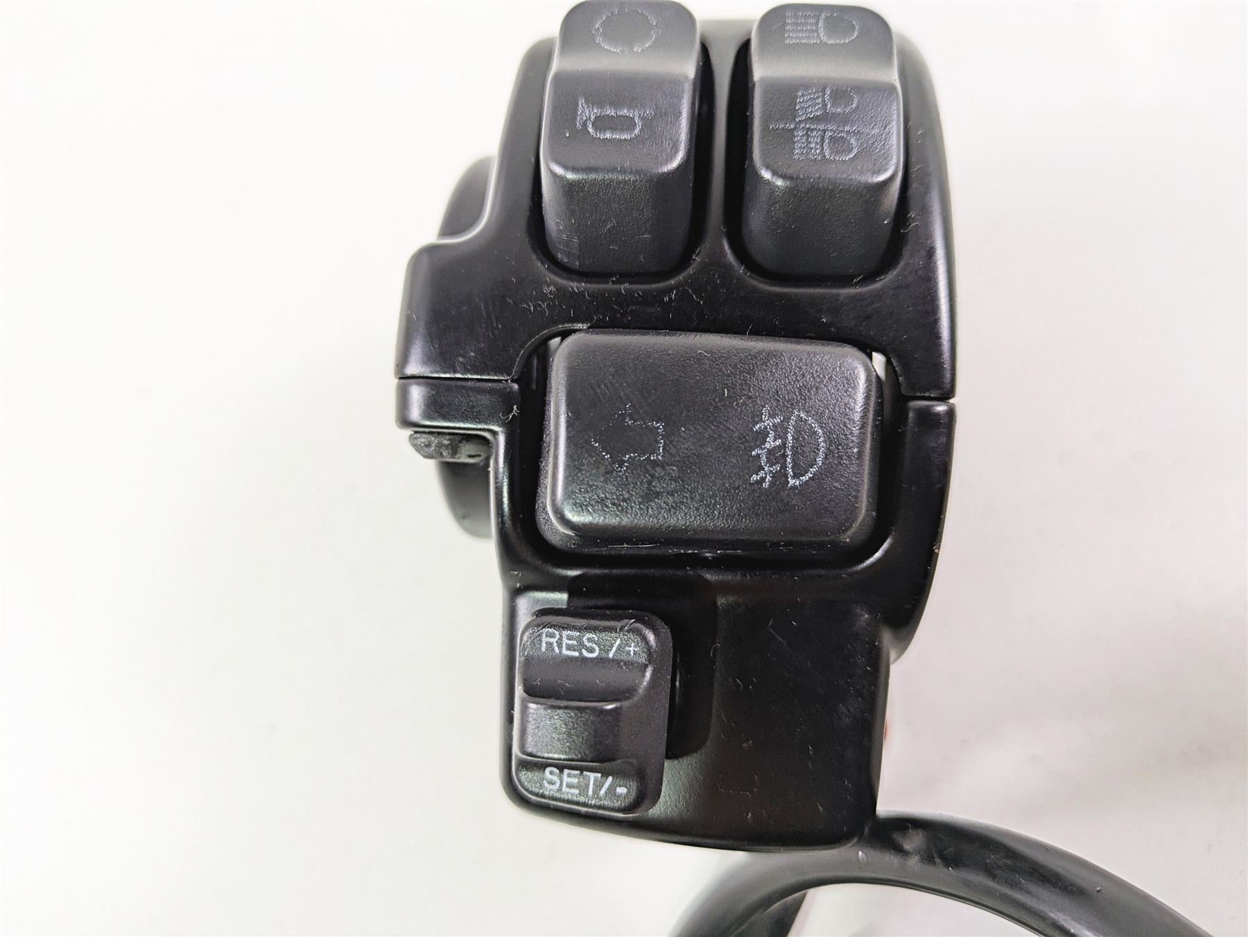 2018 Harley FLHCS Softail Heritage 115th Left Hand Control Switch 71500470 {{ shop.shopifyCountryName }} - Mototech271