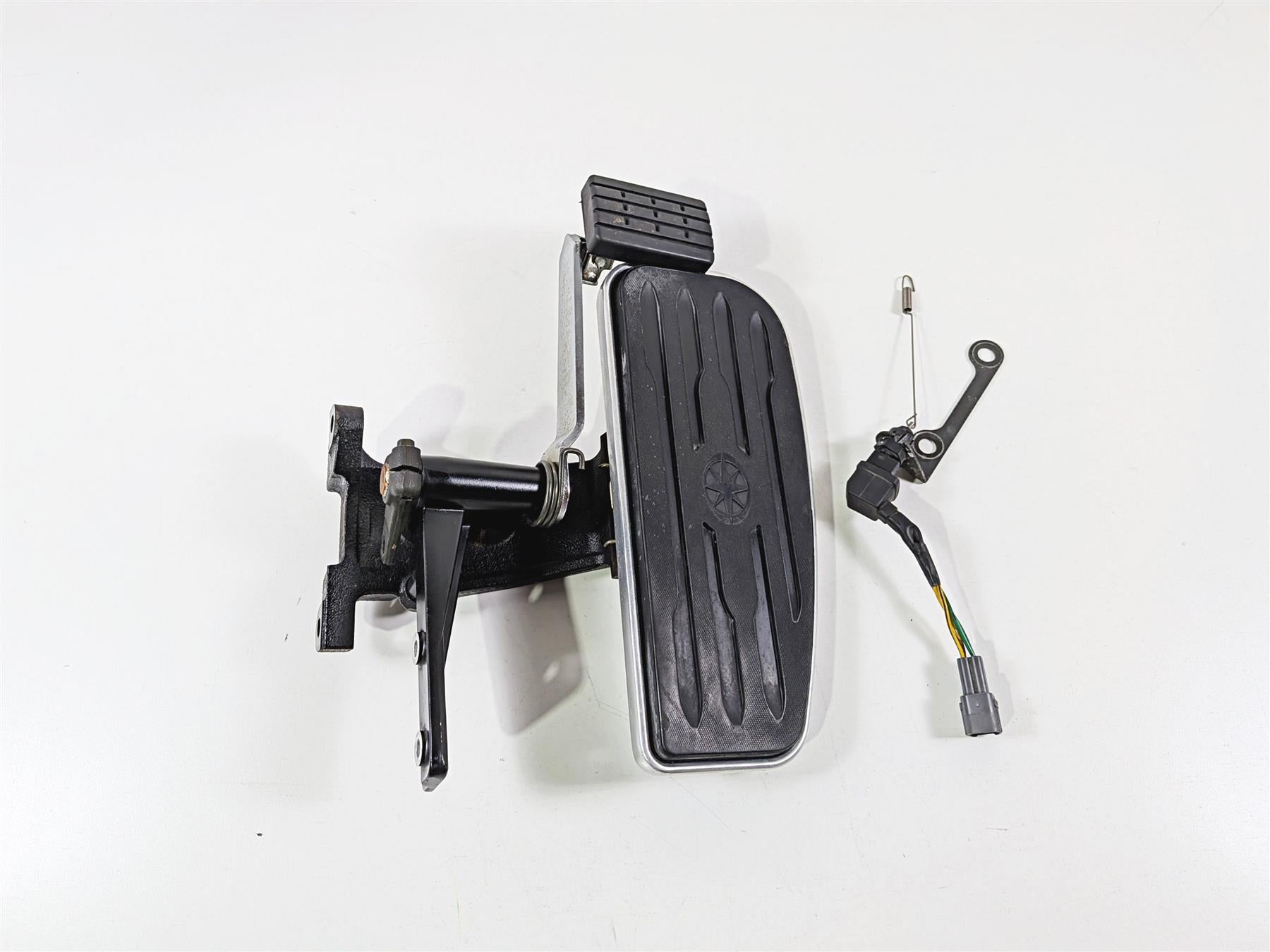 2006 Yamaha XVZ1300 Royal Star Right Floor Board & Brake Pedal 4XY-27420-10-00 {{ shop.shopifyCountryName }} - Mototech271