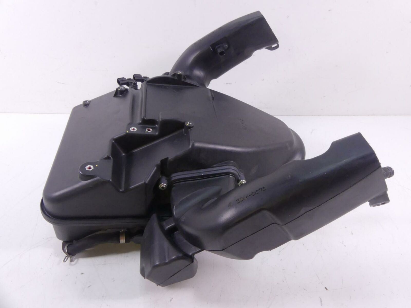 2015 Ducati Diavel Dark Air Box Cleaner Breather Filter & Ram Tubes 44213031A {{ shop.shopifyCountryName }} - Mototech271