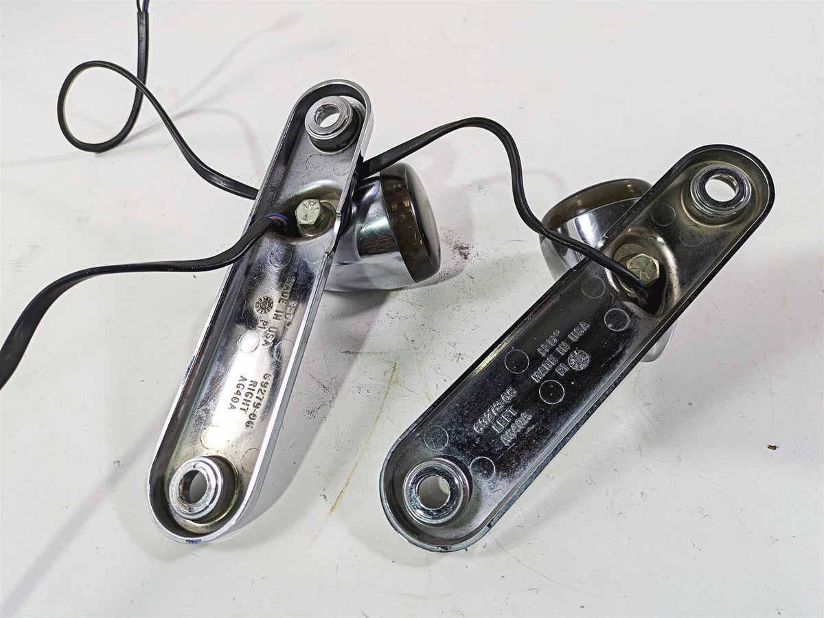 2010 Harley Touring FLHX Street Glide Front Blinker & Mounts 69278-06 69279-06 {{ shop.shopifyCountryName }} - Mototech271