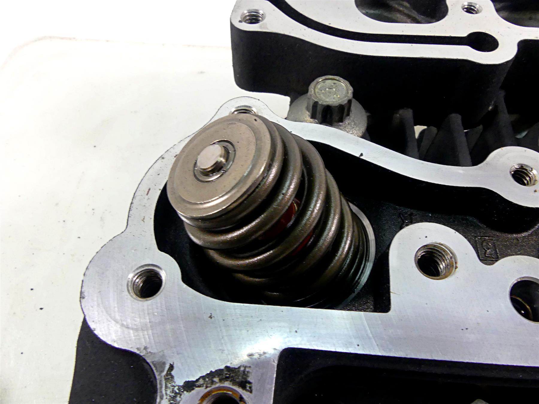 2007 Harley Touring FLHRC Road King Rear Cylinder Head Cylinderhead 96 17179-06 {{ shop.shopifyCountryName }} - Mototech271