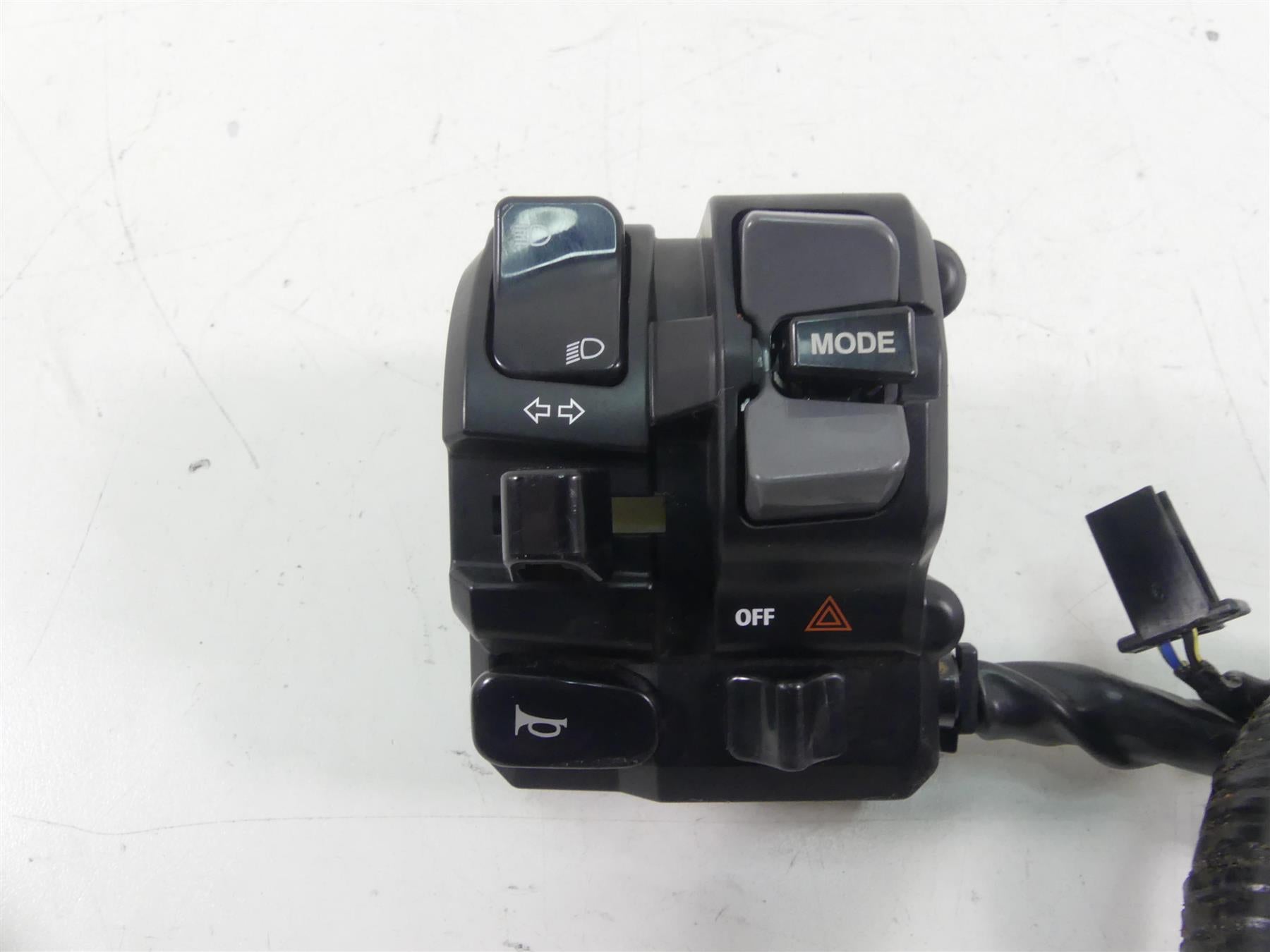 2022 Yamaha MT09 FZ09 Left Hand Turn Signal Control Switch B7N