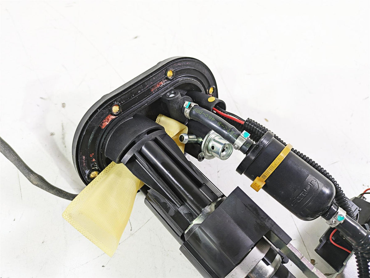 2021 Aprilia RS660 Fuel Gas Petrol Pump & Level Sending Unit 2K -Tested 2D000547 {{ shop.shopifyCountryName }} - Mototech271