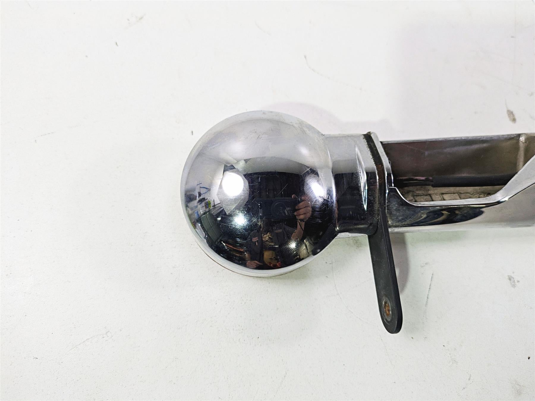 2008 Harley Touring FLHTP Electra Glide Rear Turn Signal Blinker Bar 68510-74C {{ shop.shopifyCountryName }} - Mototech271