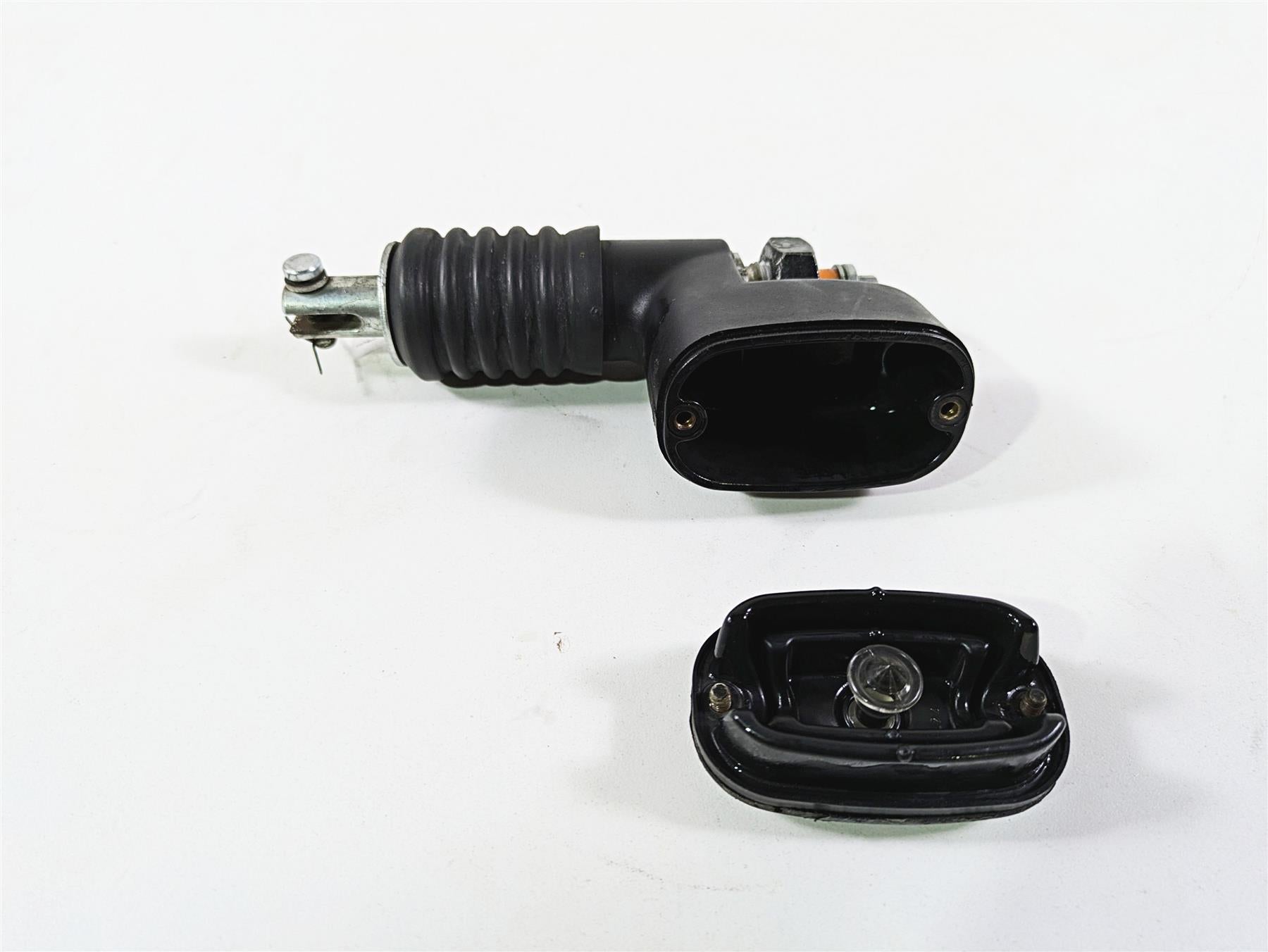 2009 Harley FLSTSB Cross Bones Rear Brake Master Cylinder 41767-05E {{ shop.shopifyCountryName }} - Mototech271
