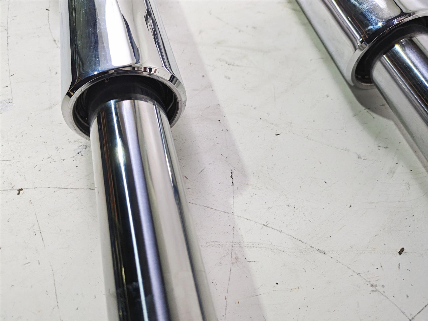 2007 Harley Touring FLHTCU SE CVO E-Glide Front Chrome Fork Leg Set 46621-06 {{ shop.shopifyCountryName }} - Mototech271