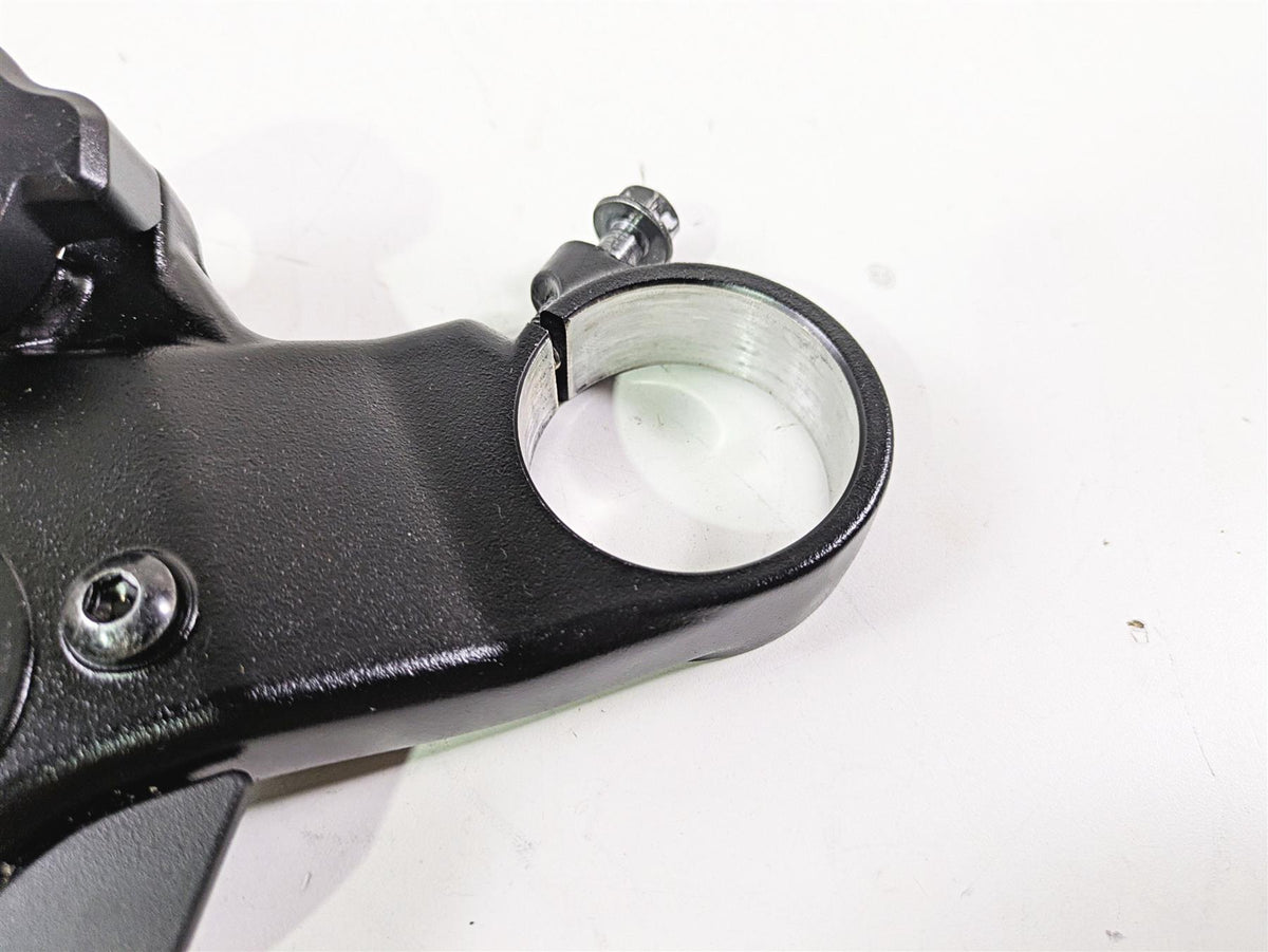 2025 Honda CBR600RR Upper Triple Tree Steering Clamp 53300-MJC-A00 {{ shop.shopifyCountryName }} - Mototech271