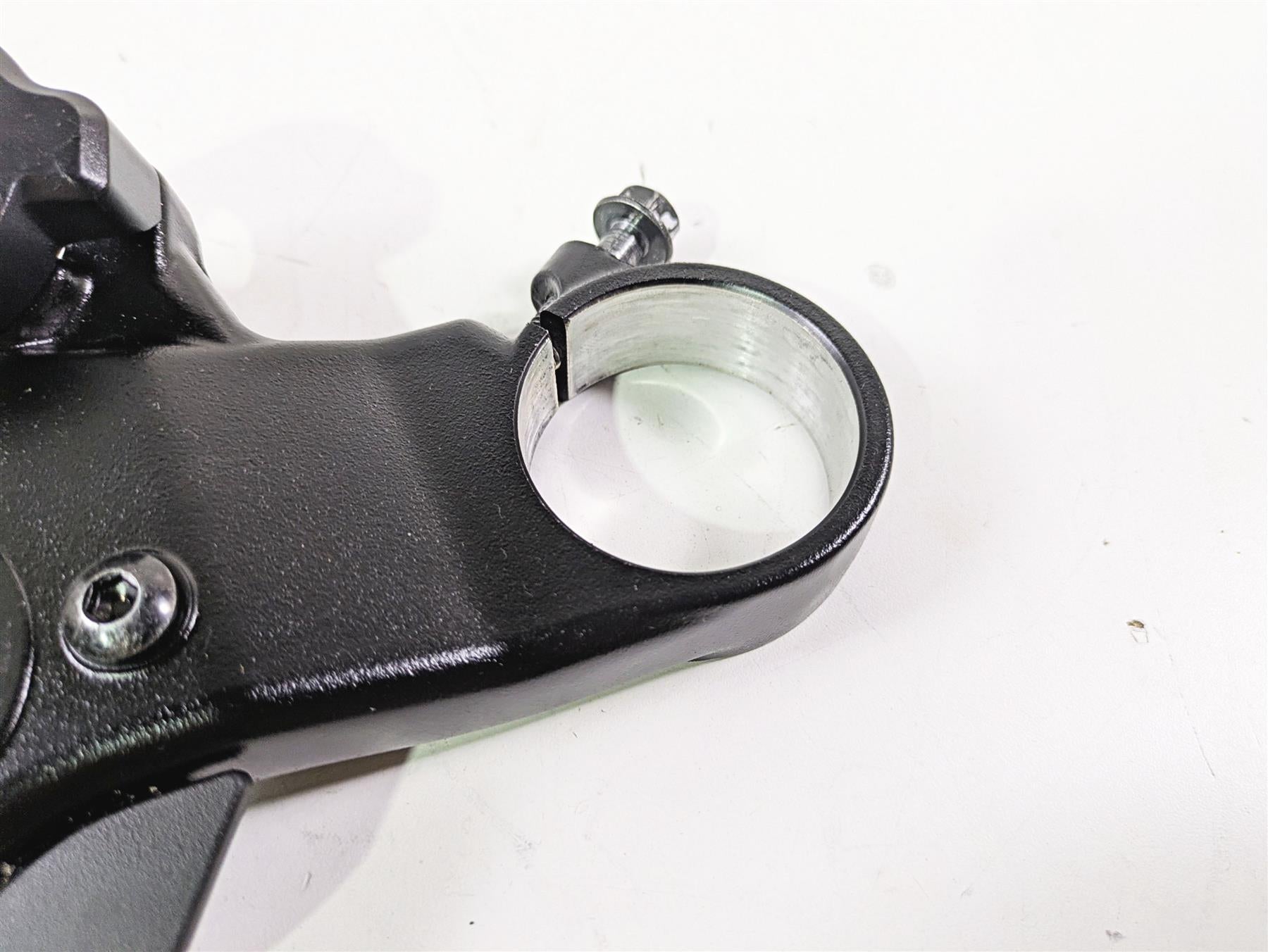 2025 Honda CBR600RR Upper Triple Tree Steering Clamp 53300-MJC-A00 {{ shop.shopifyCountryName }} - Mototech271