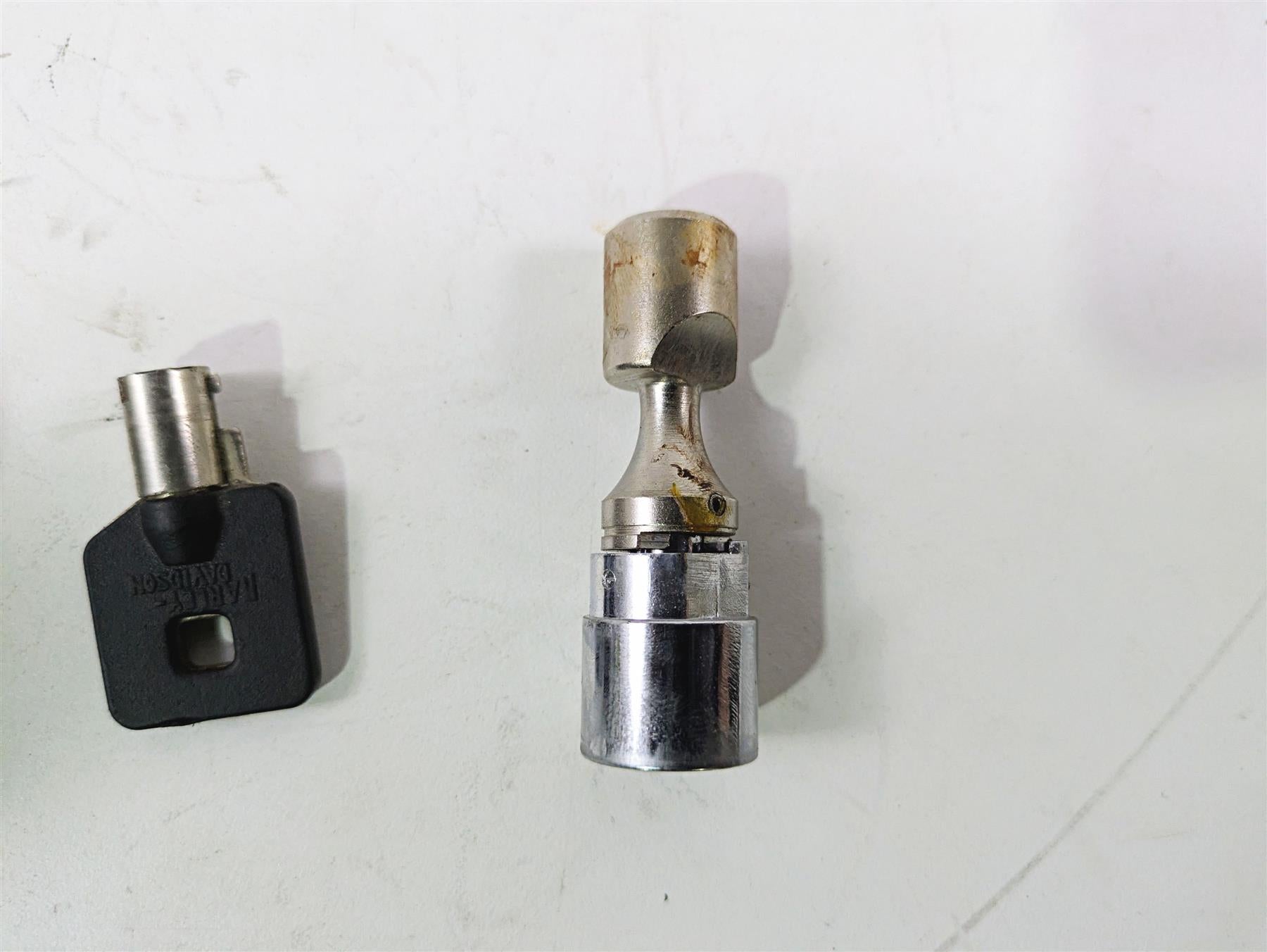 2017 Harley Softail Heritage Classic FLSTC Ignition Switch Key Lock Set 71400076 {{ shop.shopifyCountryName }} - Mototech271