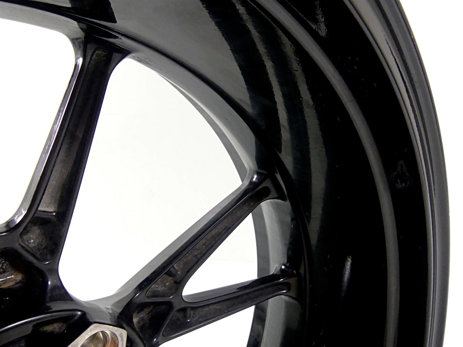 2022 Triumph Speed Triple 1200 RS Straight Rear Wheel Rim 17x 6 WFMG T2011093 {{ shop.shopifyCountryName }} - Mototech271