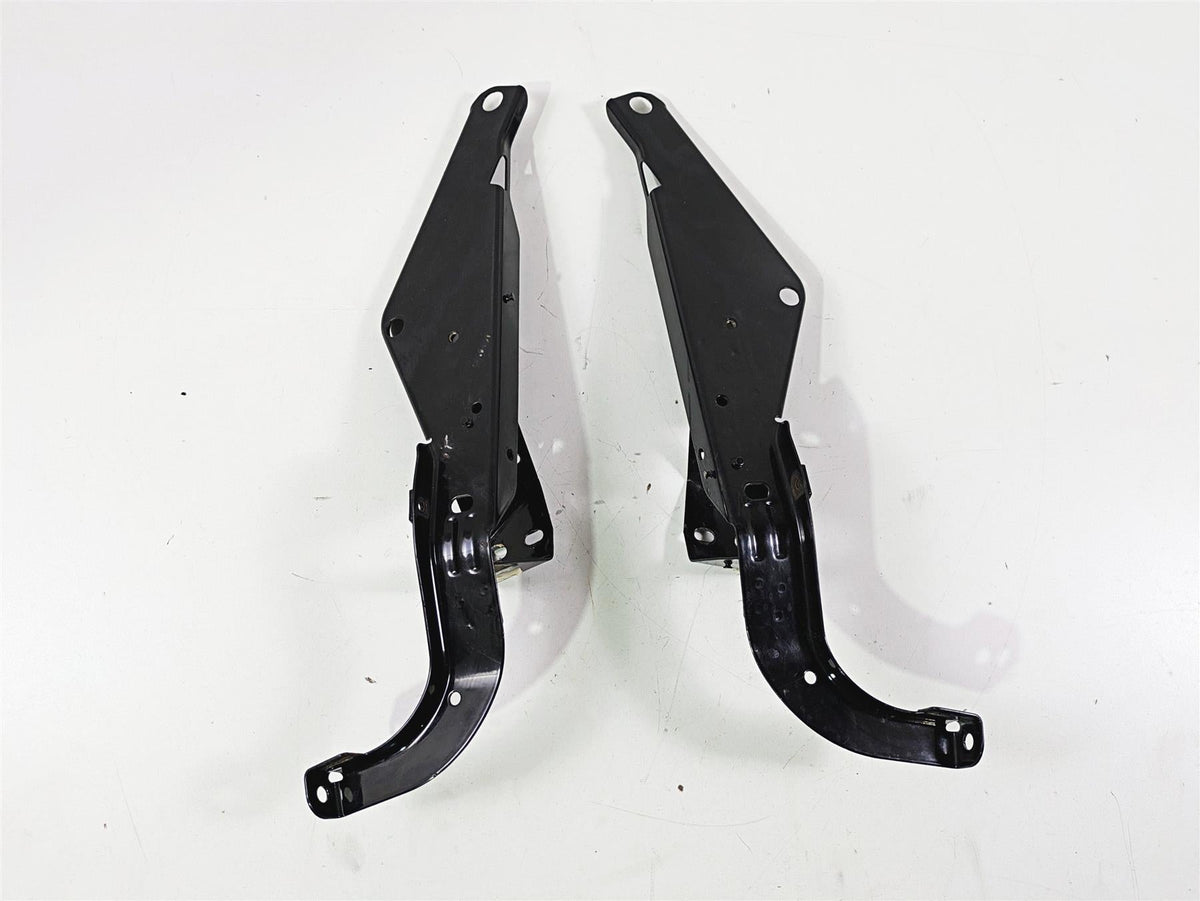 2011 Harley Touring FLHTCUSE CVO E-Glide Front Fairing Mount Holder Set 58938-96 {{ shop.shopifyCountryName }} - Mototech271