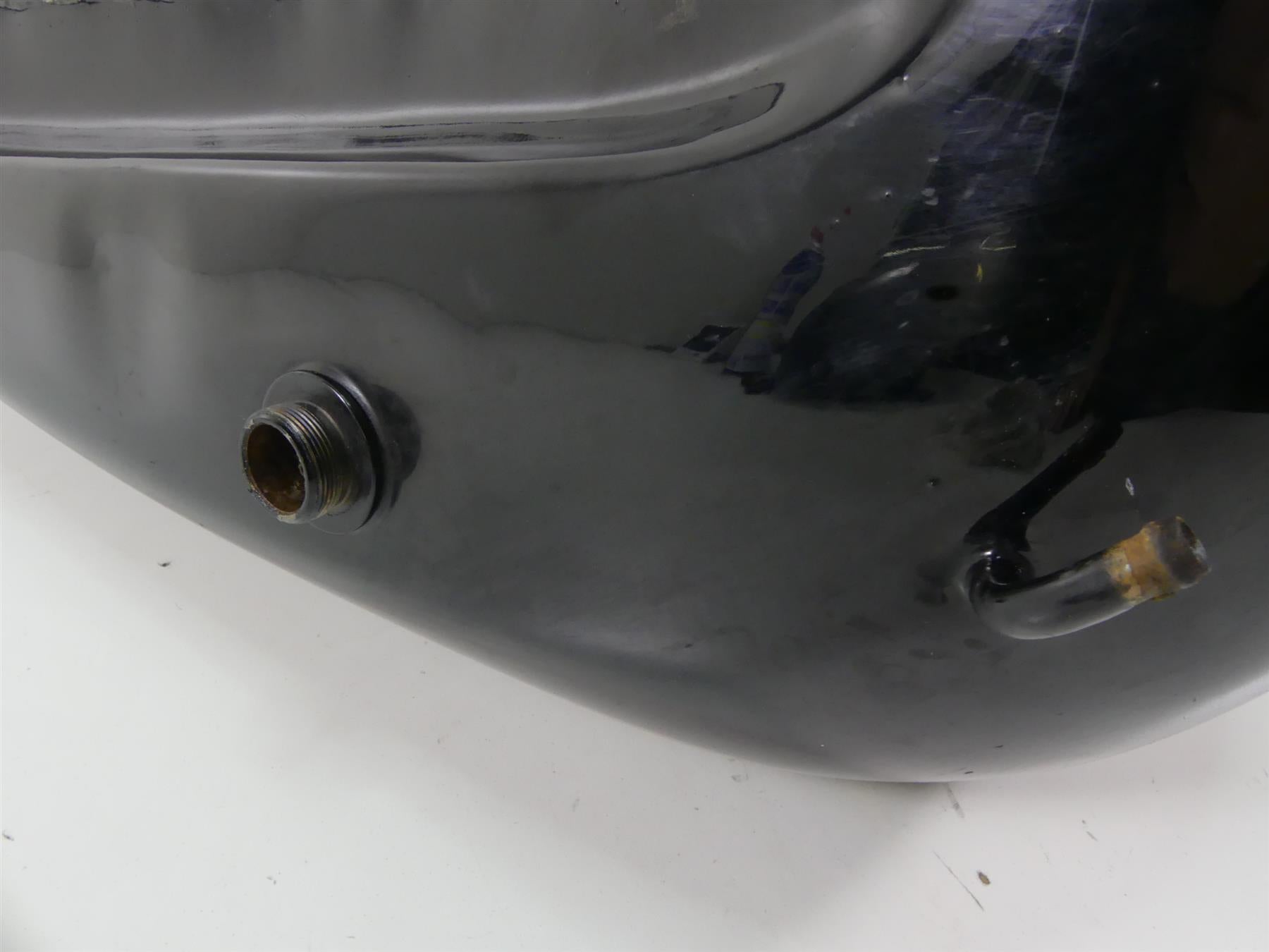 1993 Harley FXSTS Softail Springer Left 3.5G Fuel Gas Petrol Tank -Dent 61426-85 {{ shop.shopifyCountryName }} - Mototech271