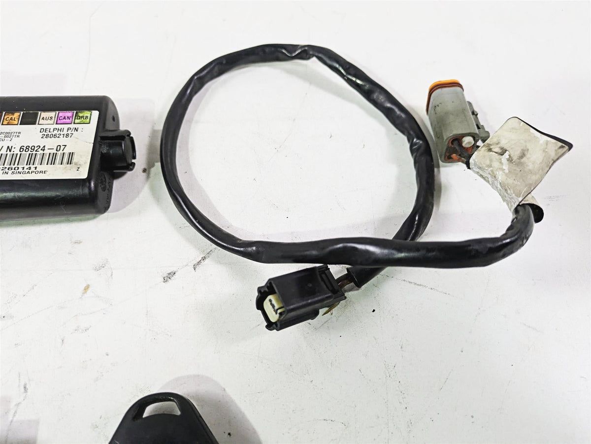 2011 Harley Touring FLHTCUSE CVO E-Glide Tssm Module Fob & Antenna 68924-07 {{ shop.shopifyCountryName }} - Mototech271