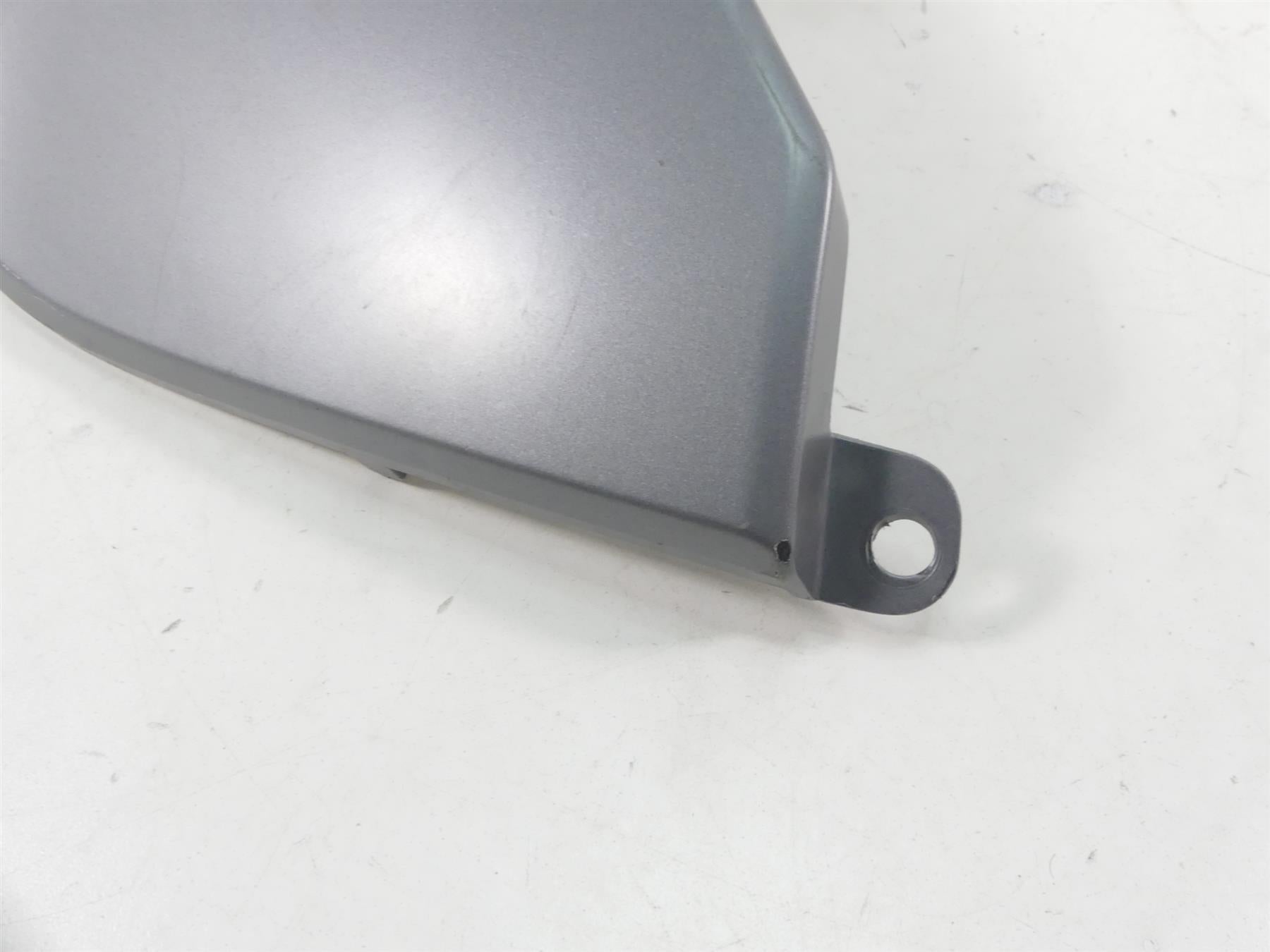 2015 BMW R1200RT K52 Right Side Between Leg Knee Fairing Cover 46638583582 {{ shop.shopifyCountryName }} - Mototech271