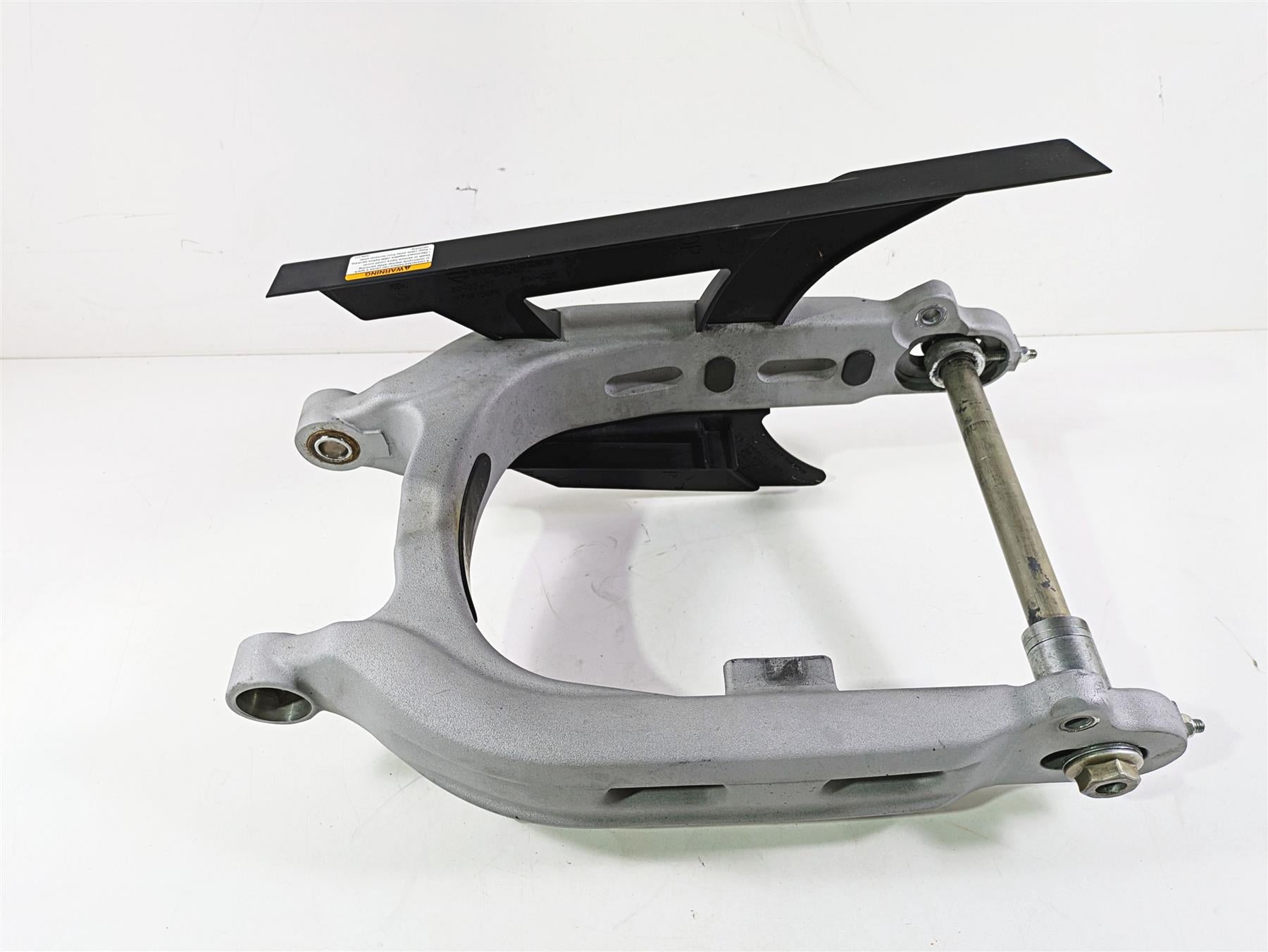2009 Harley XR1200 Sportster Swingarm Swing Arm + Axle & Guard 47674-08 47680-08