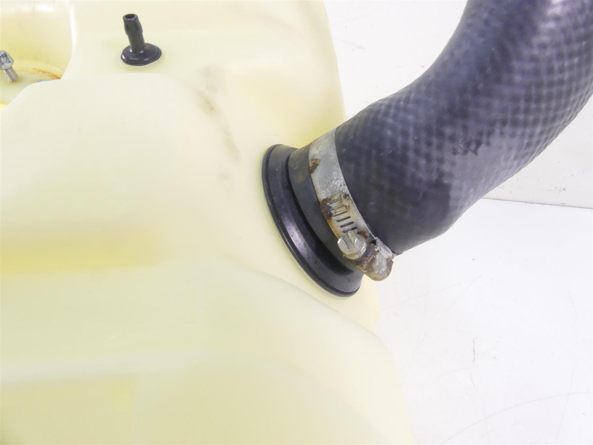 2018 Yamaha Waverunner VX 1800 Cruiser Plastic Fuel Gas Petrol Tank F2S-U7711-02 {{ shop.shopifyCountryName }} - Mototech271