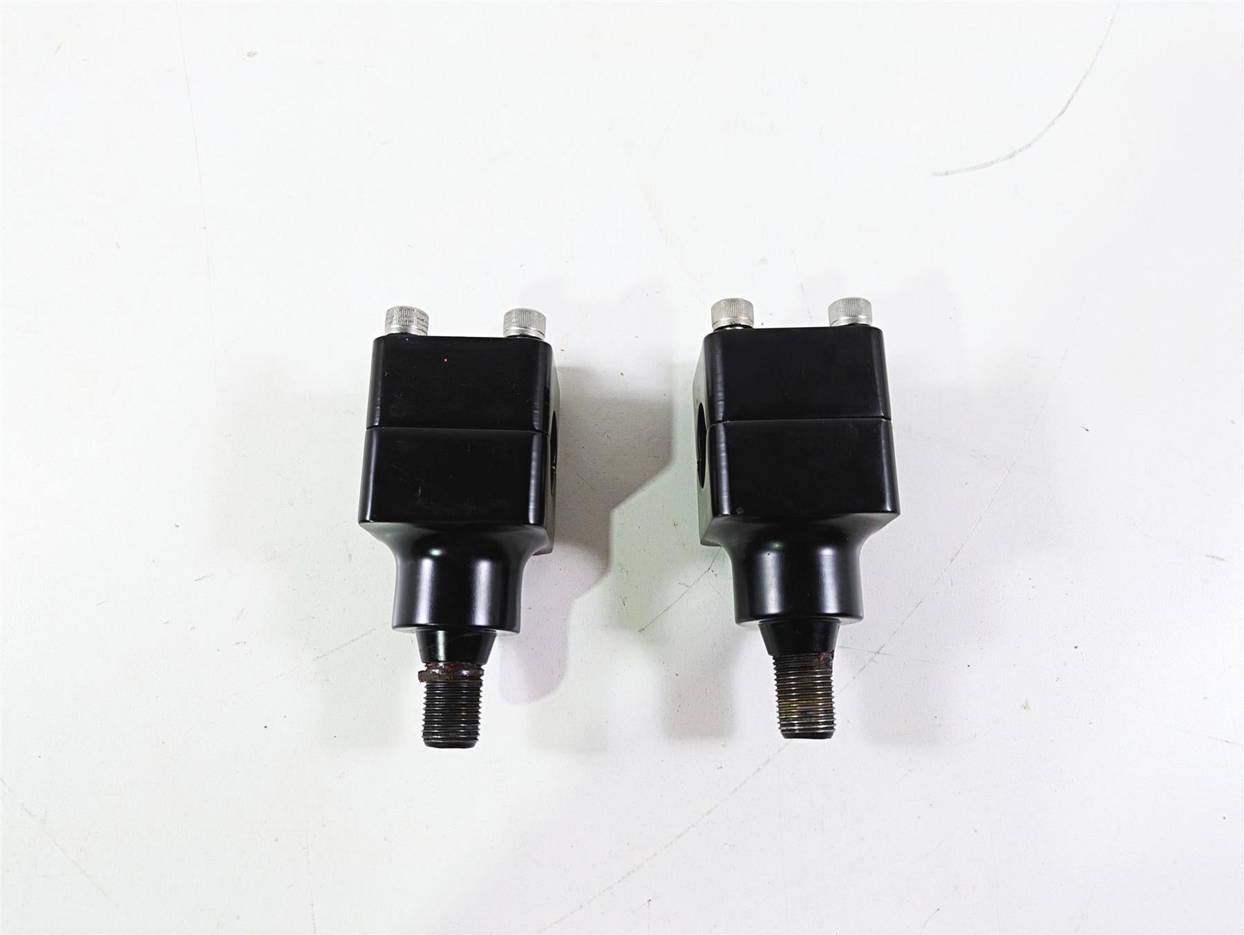 2008 Harley FLSTSB Cross Bones Aftermarket 2" Square Riser Set {{ shop.shopifyCountryName }} - Mototech271