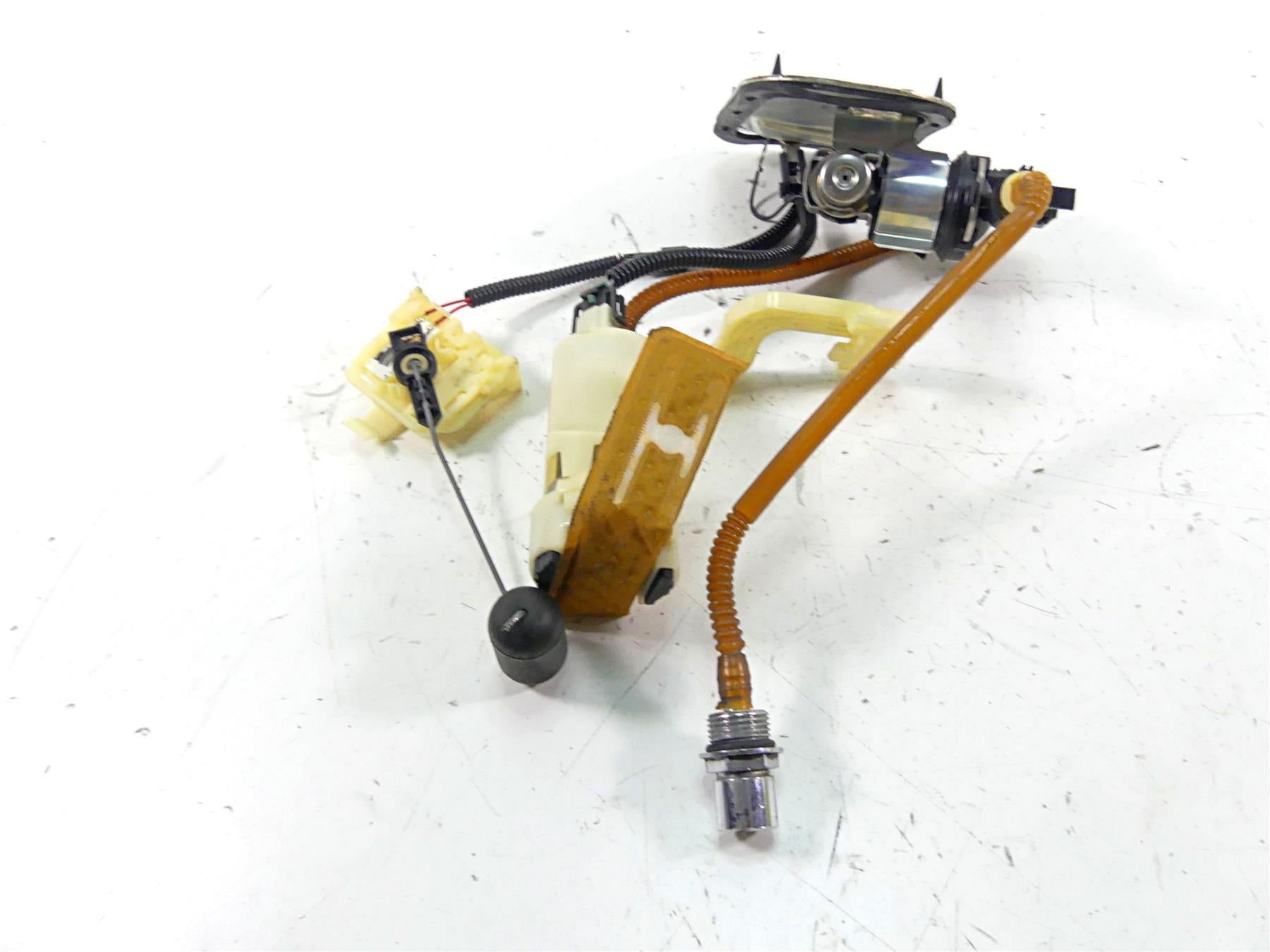 2011 Harley Softail FLSTF Fat Boy Fuel Gas Petrol Pump -Tested 75284-08 75141-11 {{ shop.shopifyCountryName }} - Mototech271