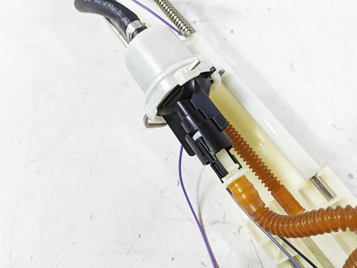 2013 Harley VRSCDX Night Rod Sp Fuel Gas Petrol Pump -Tested 75123-09A {{ shop.shopifyCountryName }} - Mototech271