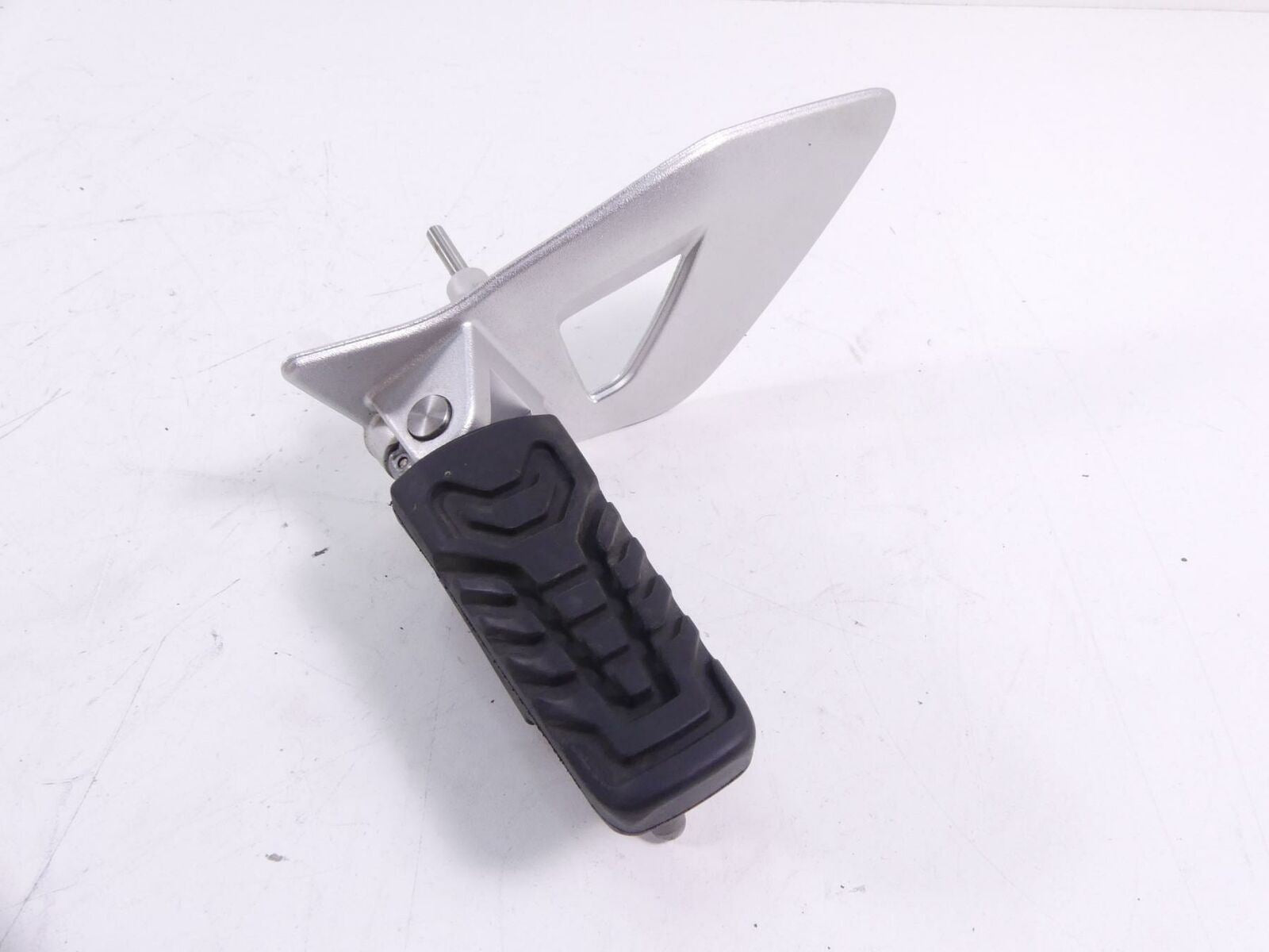 2014 BMW R1200 RT RTW K52 Front Left Rider Footpeg 46718535641/ 46718560383 | Mototech271