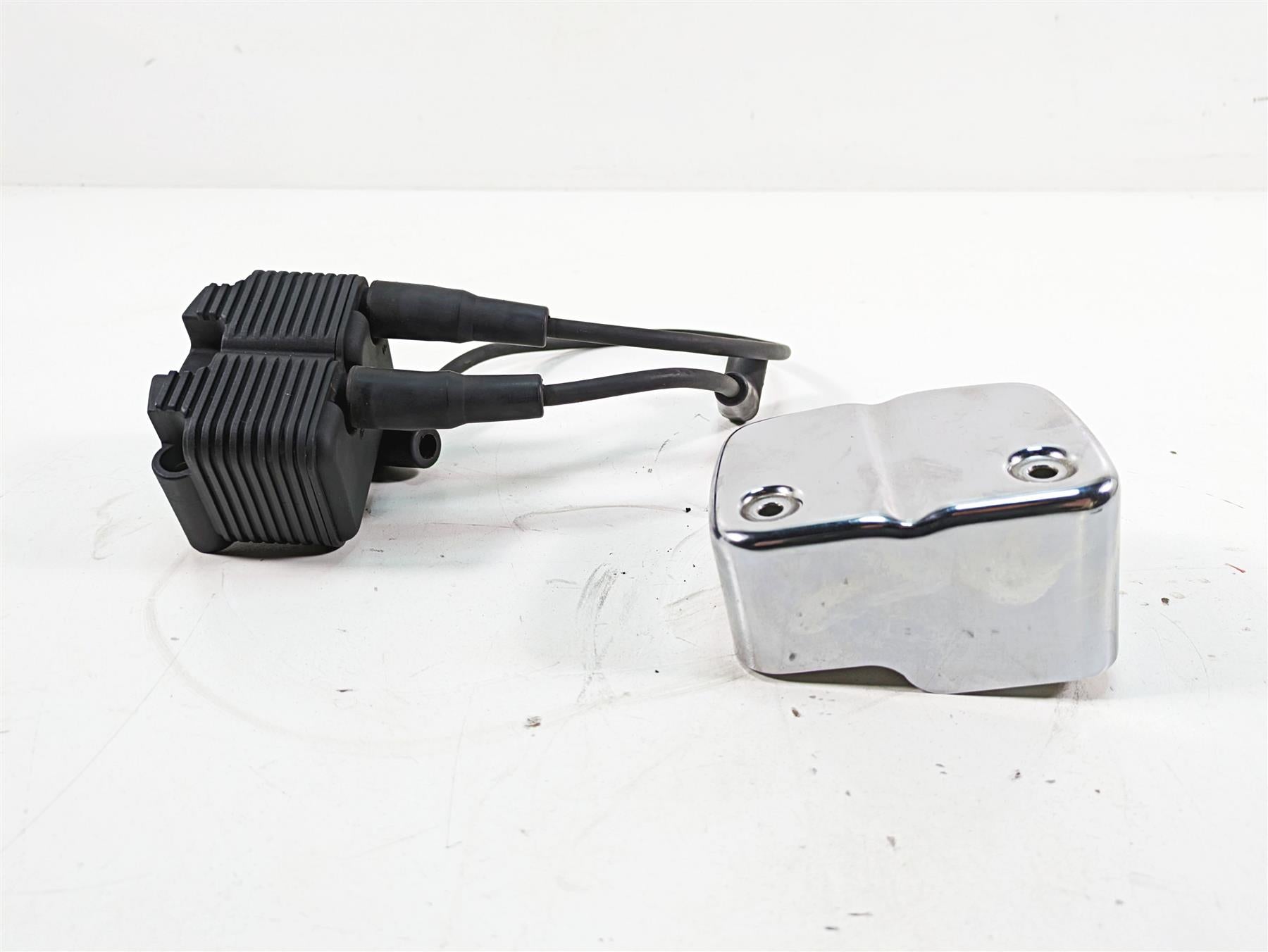 2005 Harley Dyna FXDL Low Rider Ignition Coil Wire Plug + Cover Set 31655-99 {{ shop.shopifyCountryName }} - Mototech271