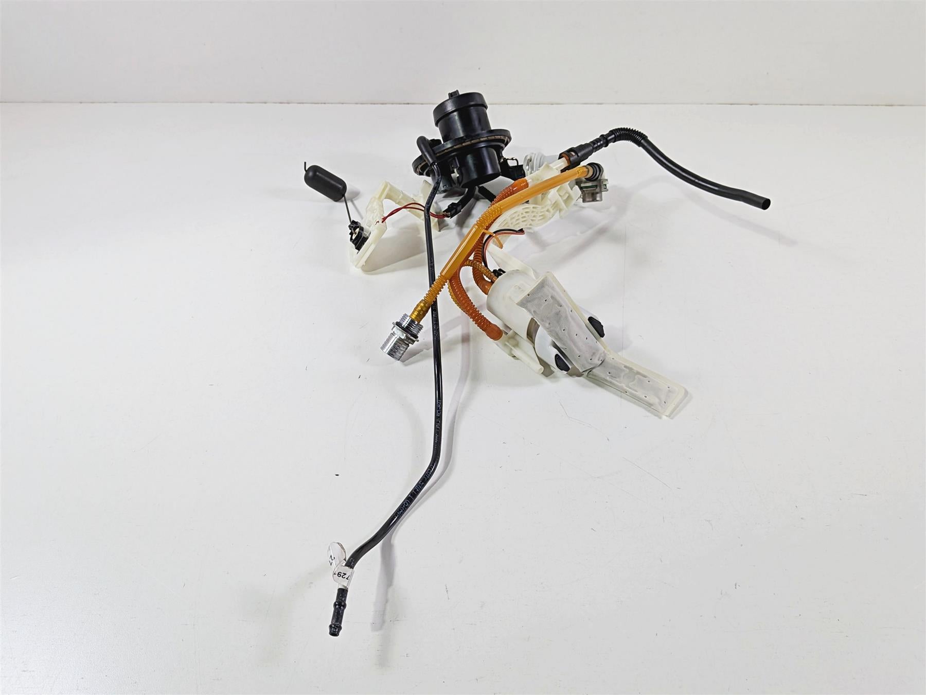 2018 Harley Touring FLHTCU Electra Glide Fuel Gas Petrol Pump -Tested 75069-08D-Mototech271