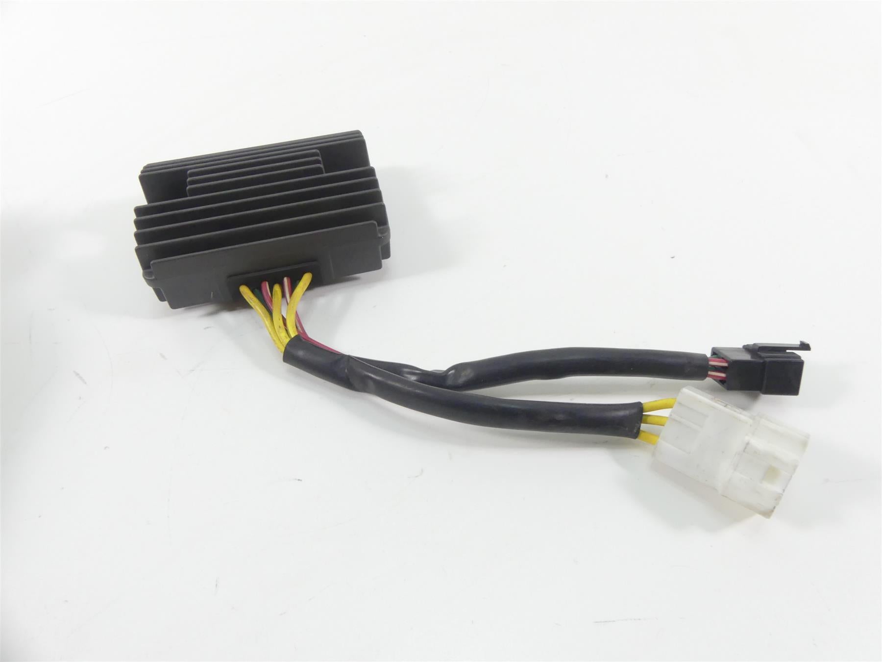 2016 Moto Guzzi V7 II Special 750 Rectifier Voltage Regulator 2D000043 SH689JE {{ shop.shopifyCountryName }} - Mototech271