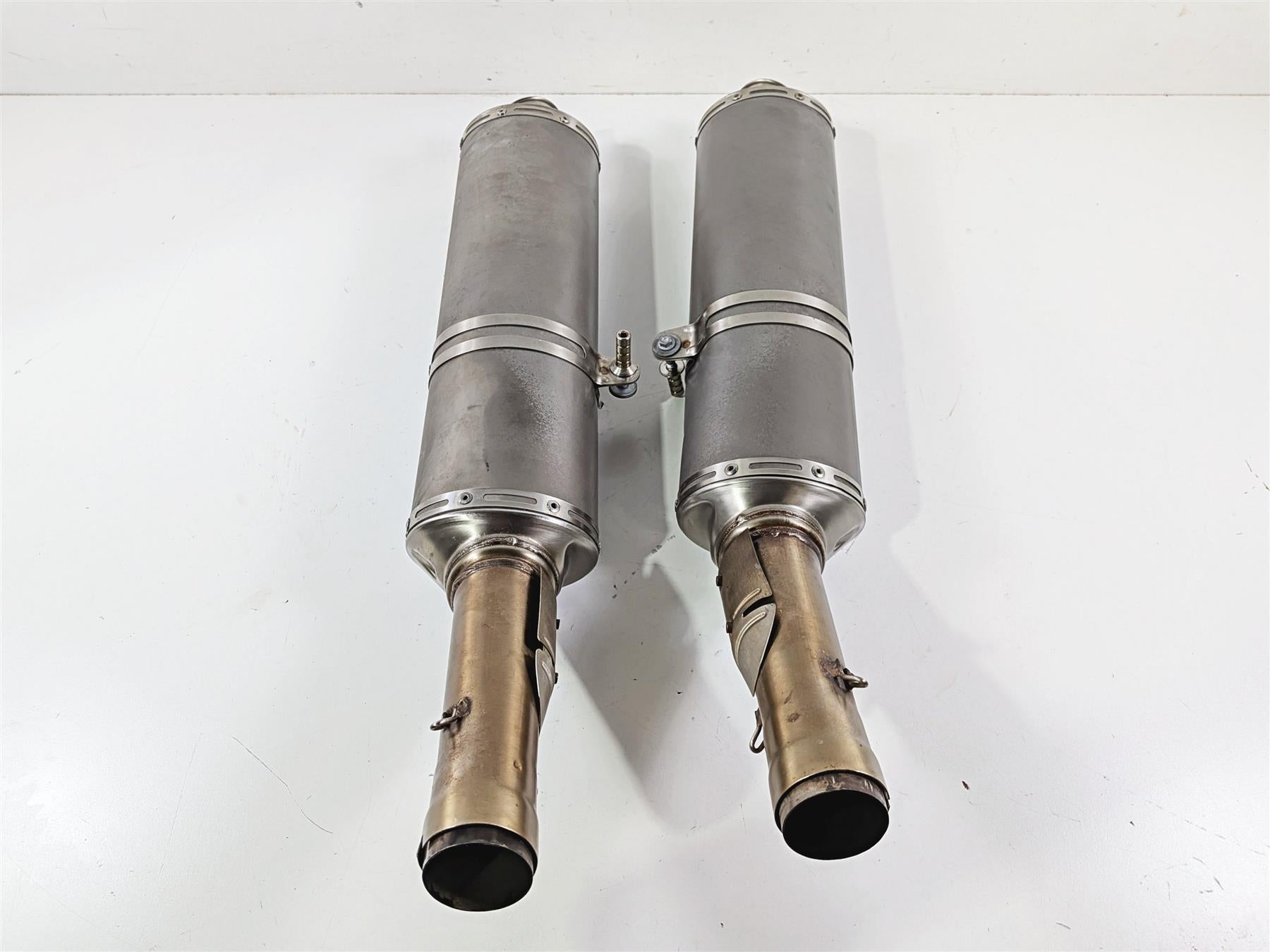 2008 Aprilia RSVR 1000 Factory Titanium Racing Exhaust Pipe Muffler AP8119716 {{ shop.shopifyCountryName }} - Mototech271