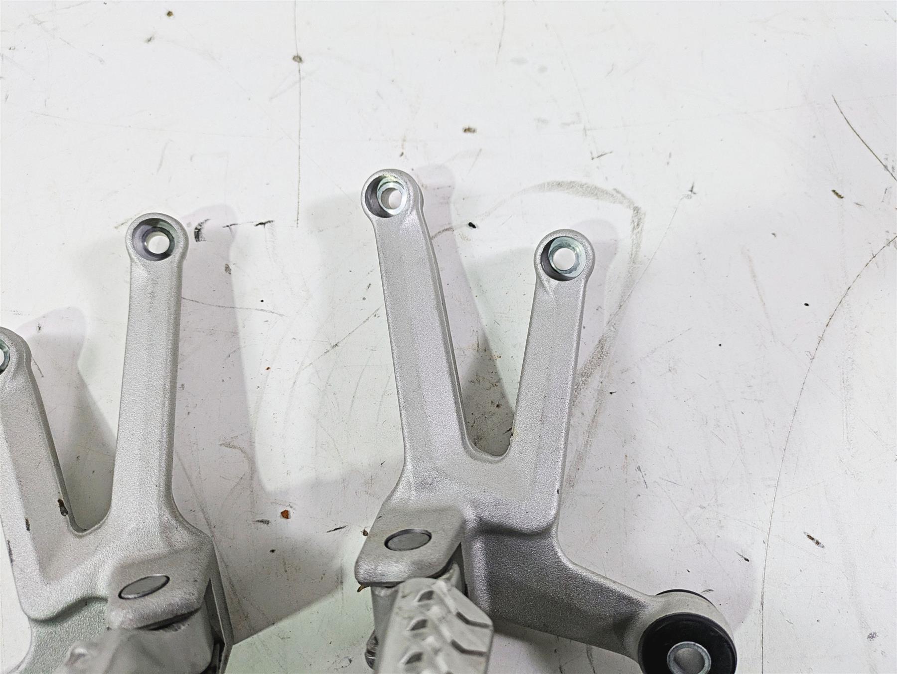 2008 Aprilia RSVR 1000 Factory Rear Passenger Foot Peg Set AP8154071 AP8154072 {{ shop.shopifyCountryName }} - Mototech271