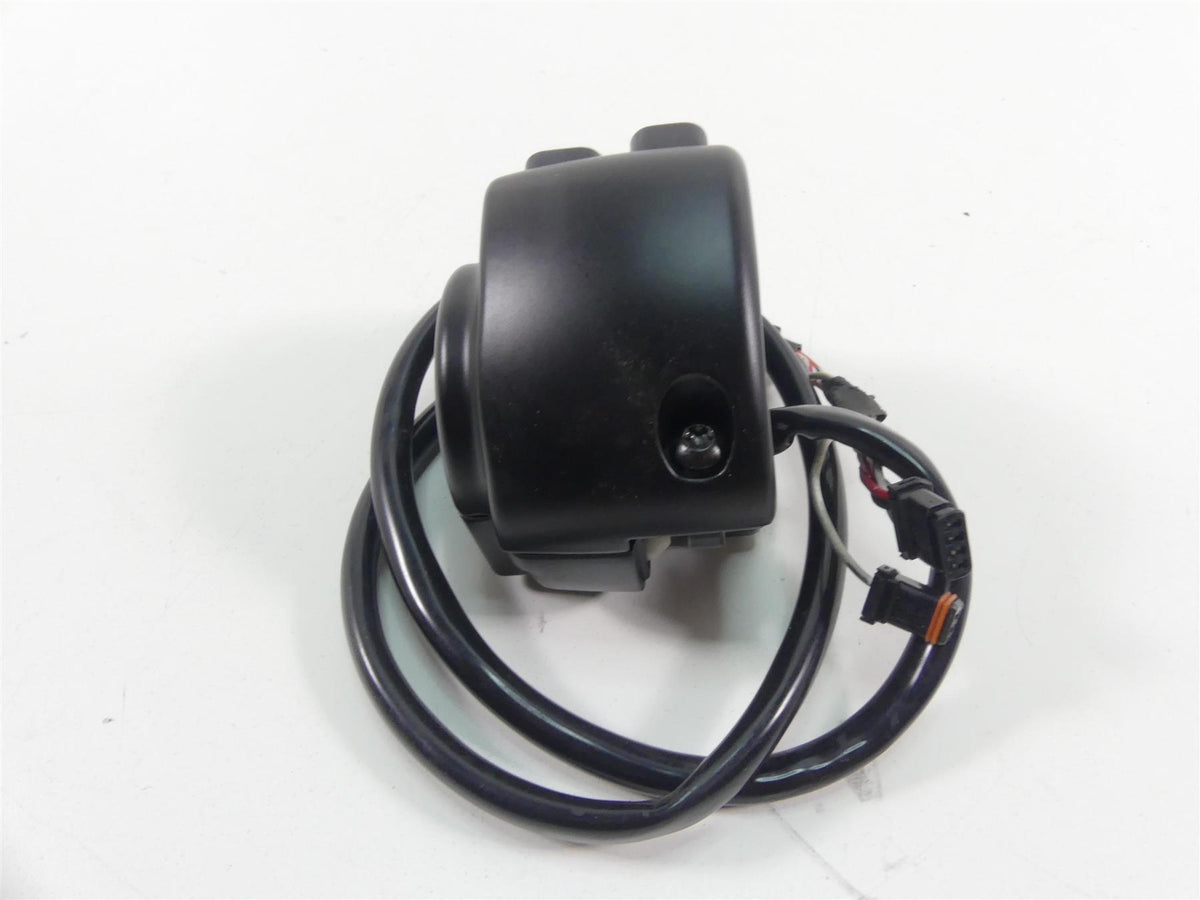2022 Harley Softail FXBBS Street Bob Right Hand Control Switch 71500462 {{ shop.shopifyCountryName }} - Mototech271