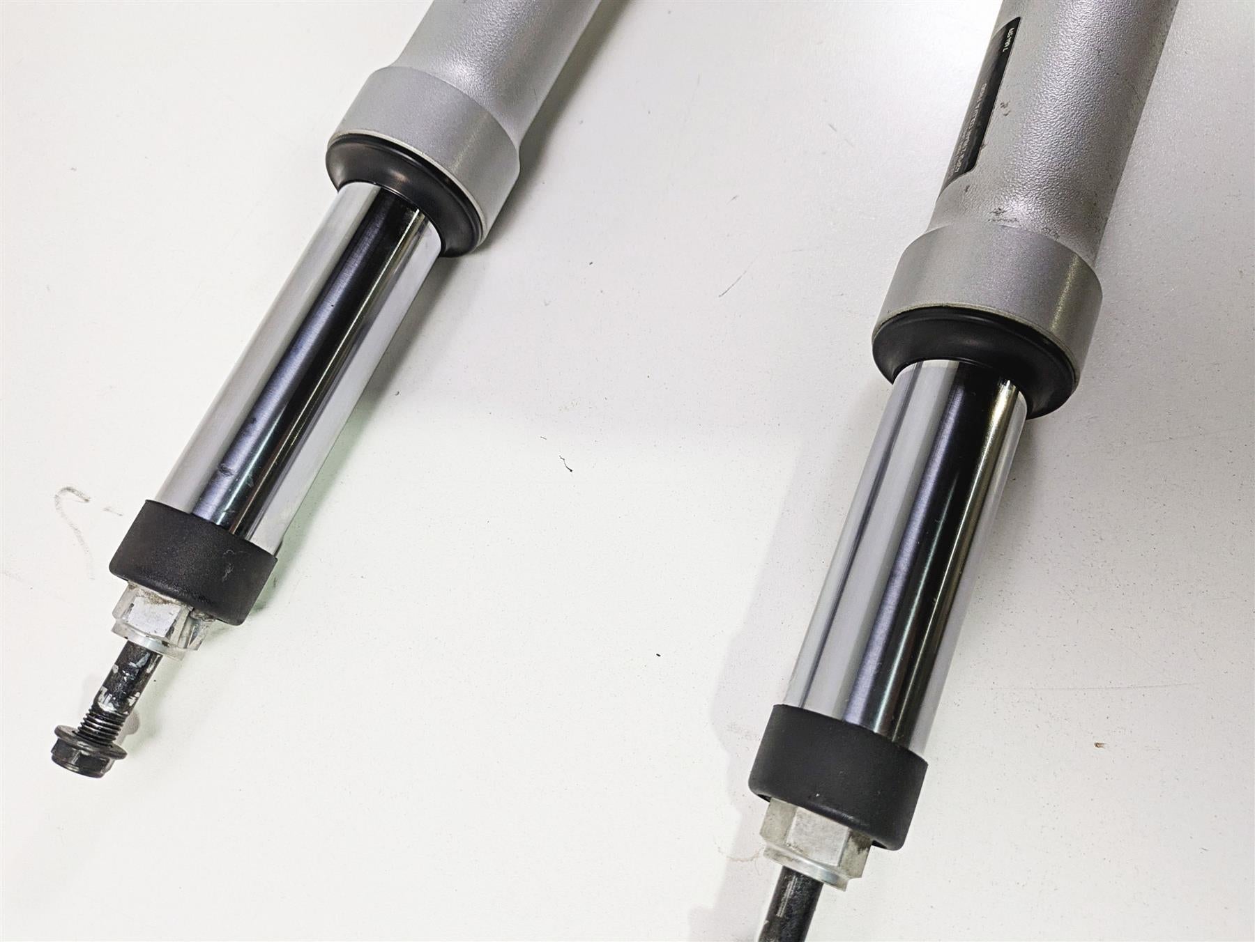 2009 BMW R1200RT K26 Straight Showa Front Fork Leg Set 31427698911 31427684312 {{ shop.shopifyCountryName }} - Mototech271
