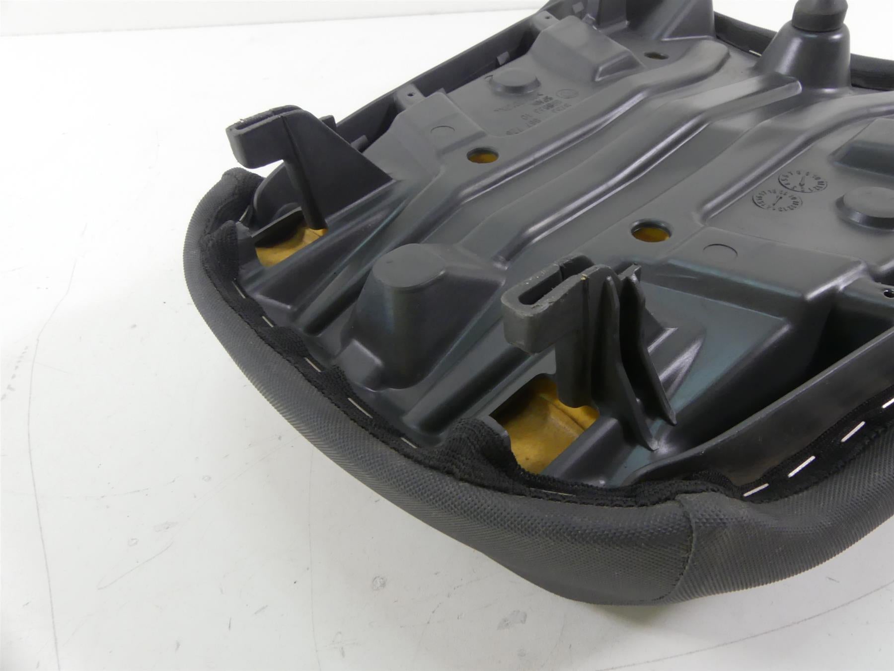 2009 BMW R1200GS K25 Rear Passenger Pillion Saddle Seat - Nice! 52537667726 {{ shop.shopifyCountryName }} - Mototech271
