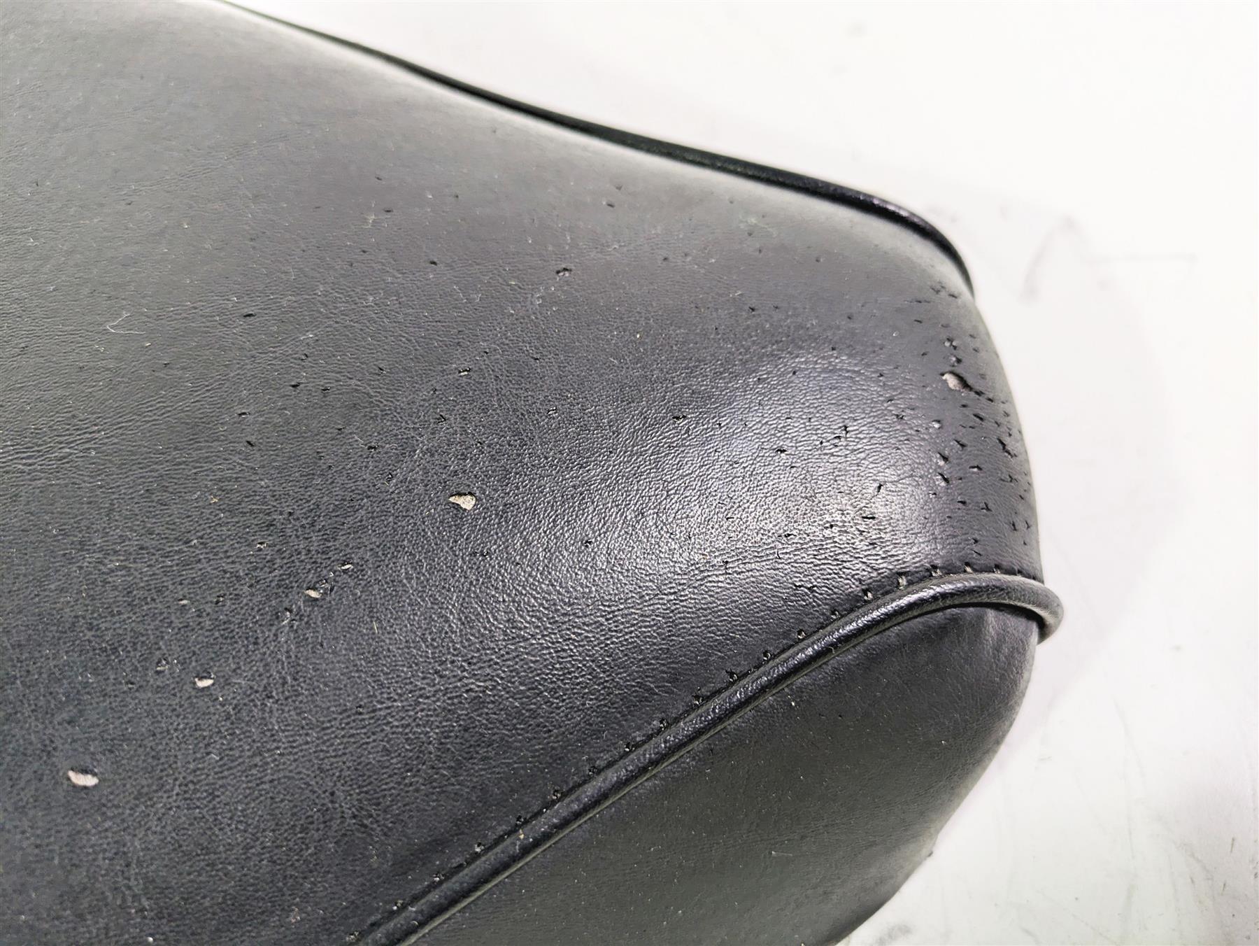 1992 Harley FLSTC Softail Heritage Front Rider Seat Saddle - Read 52236-86E {{ shop.shopifyCountryName }} - Mototech271
