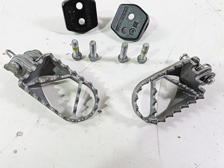 2022 KTM 1290 Super Adventure S Rider Footpeg Set & Clips & Bolts 61903040033 {{ shop.shopifyCountryName }} - Mototech271