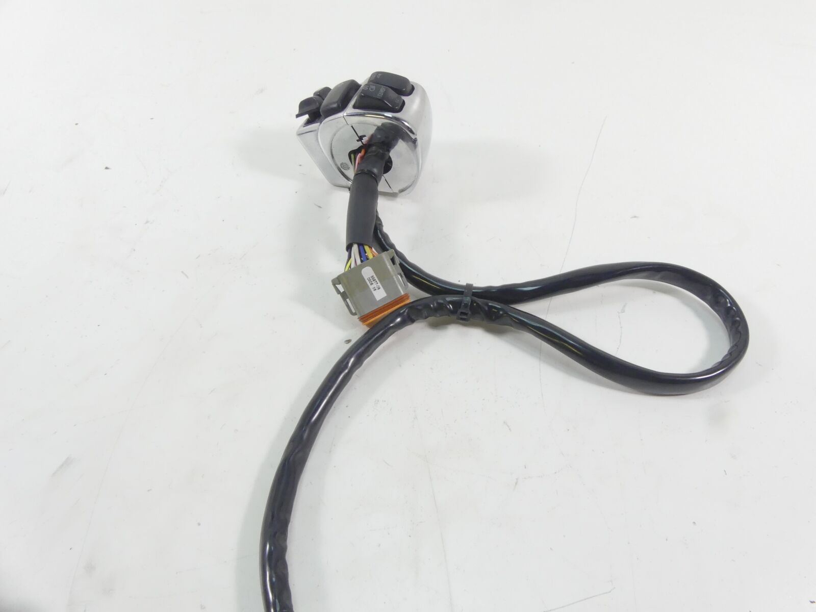 2006 Harley Touring FLHCU SE CVO Left Control Switch Blinker Audio -Read 71597-9 {{ shop.shopifyCountryName }} - Mototech271