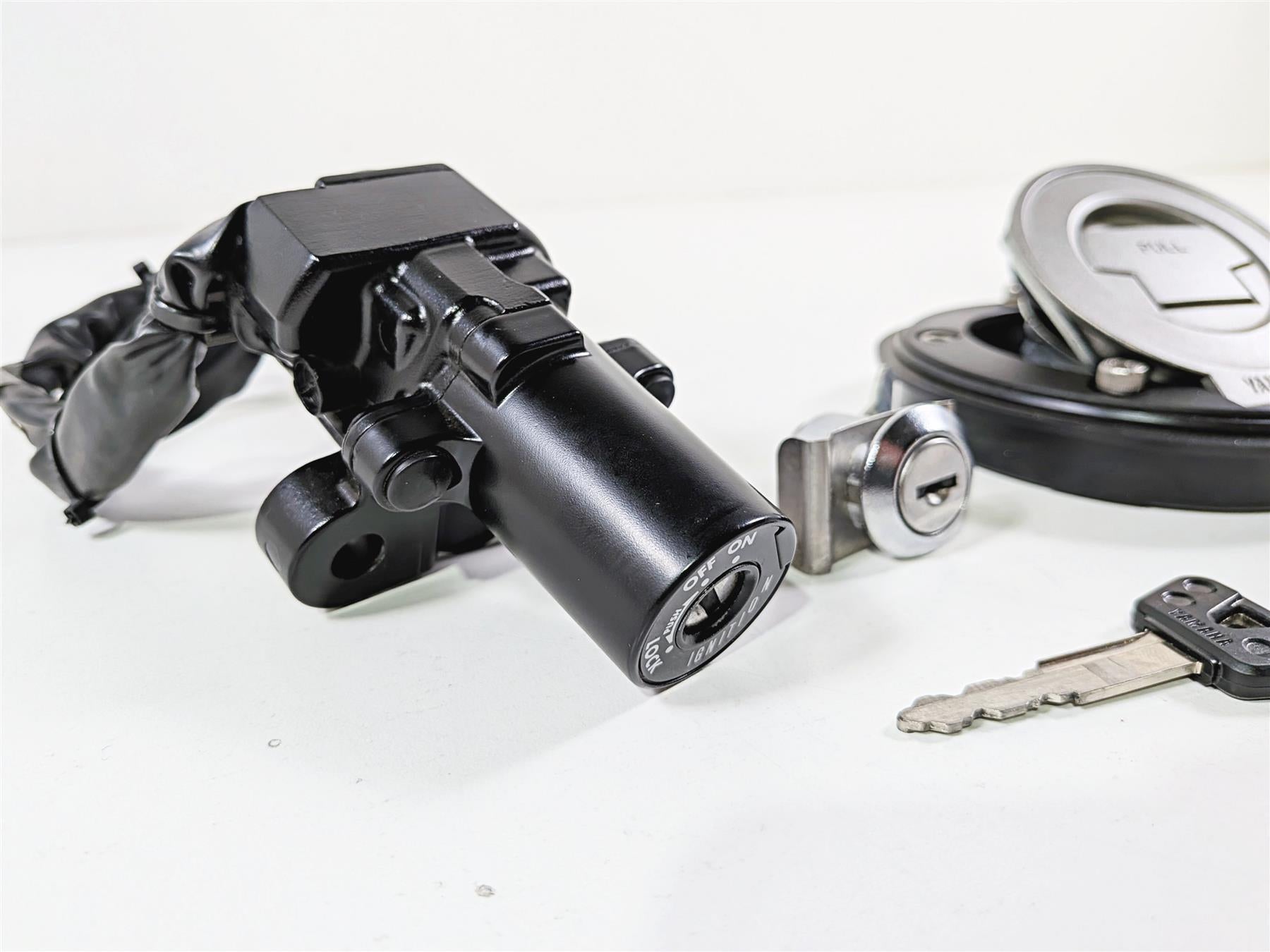 2025 Yamaha YZF R7 Ignition Switch Key Set Gas Cap Seat Lock BEB-82501-01-00 {{ shop.shopifyCountryName }} - Mototech271