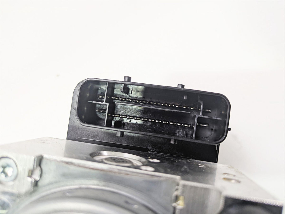 2016 BMW R1200RT K52 Abs Brake Pump Pressure Module 34519444398 {{ shop.shopifyCountryName }} - Mototech271