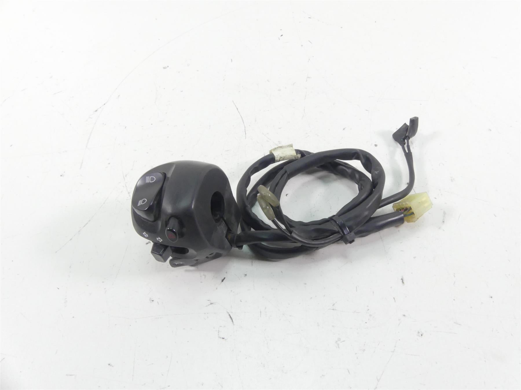 2008 Yamaha FZ1 Fazer Left Hand Blinker Light Control Switch 3C3-83972-00-00 {{ shop.shopifyCountryName }} - Mototech271
