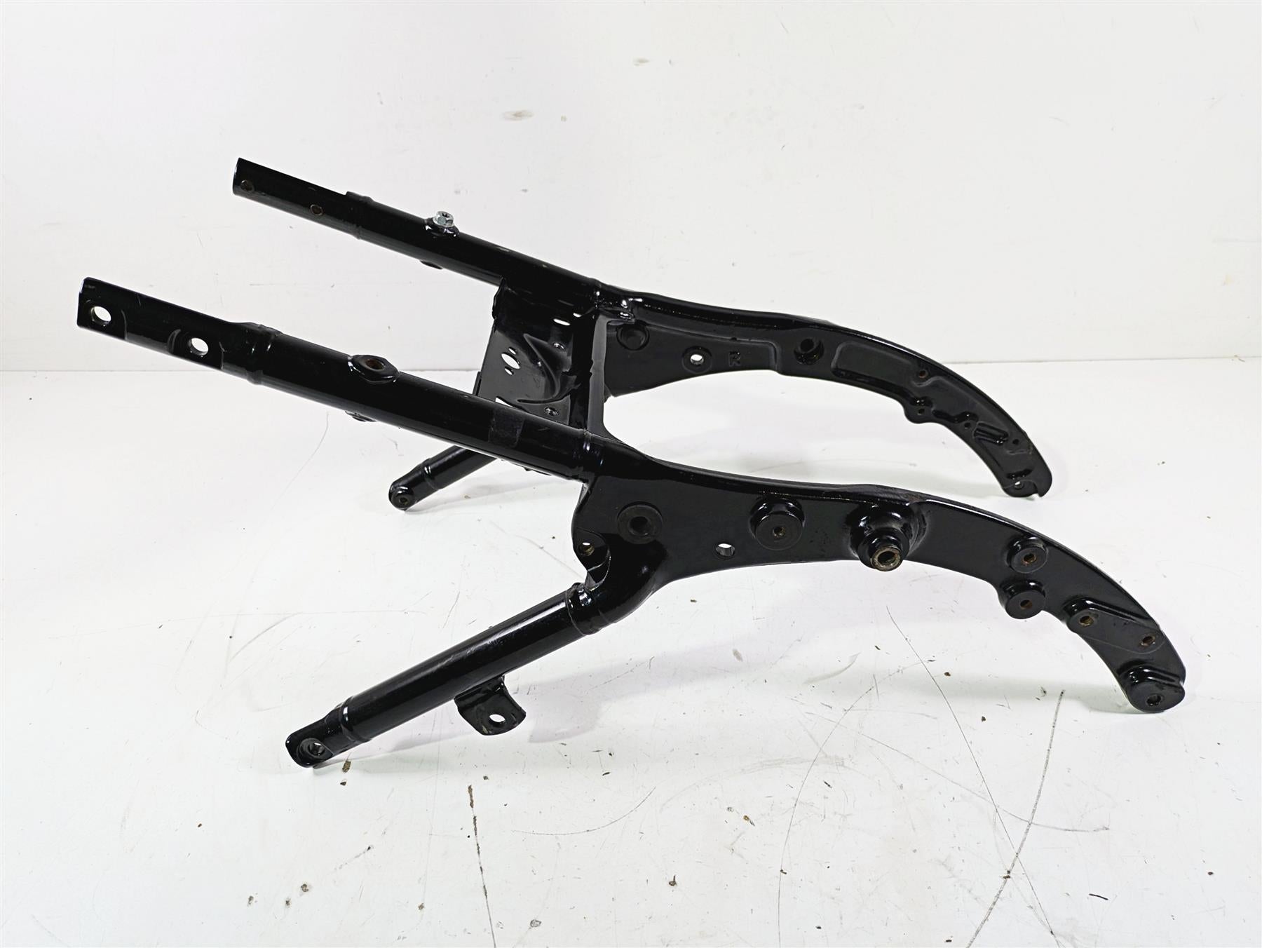 2016 Harley Touring FLTRX Road Glide Subframe Sub Frame 48079-09BHP