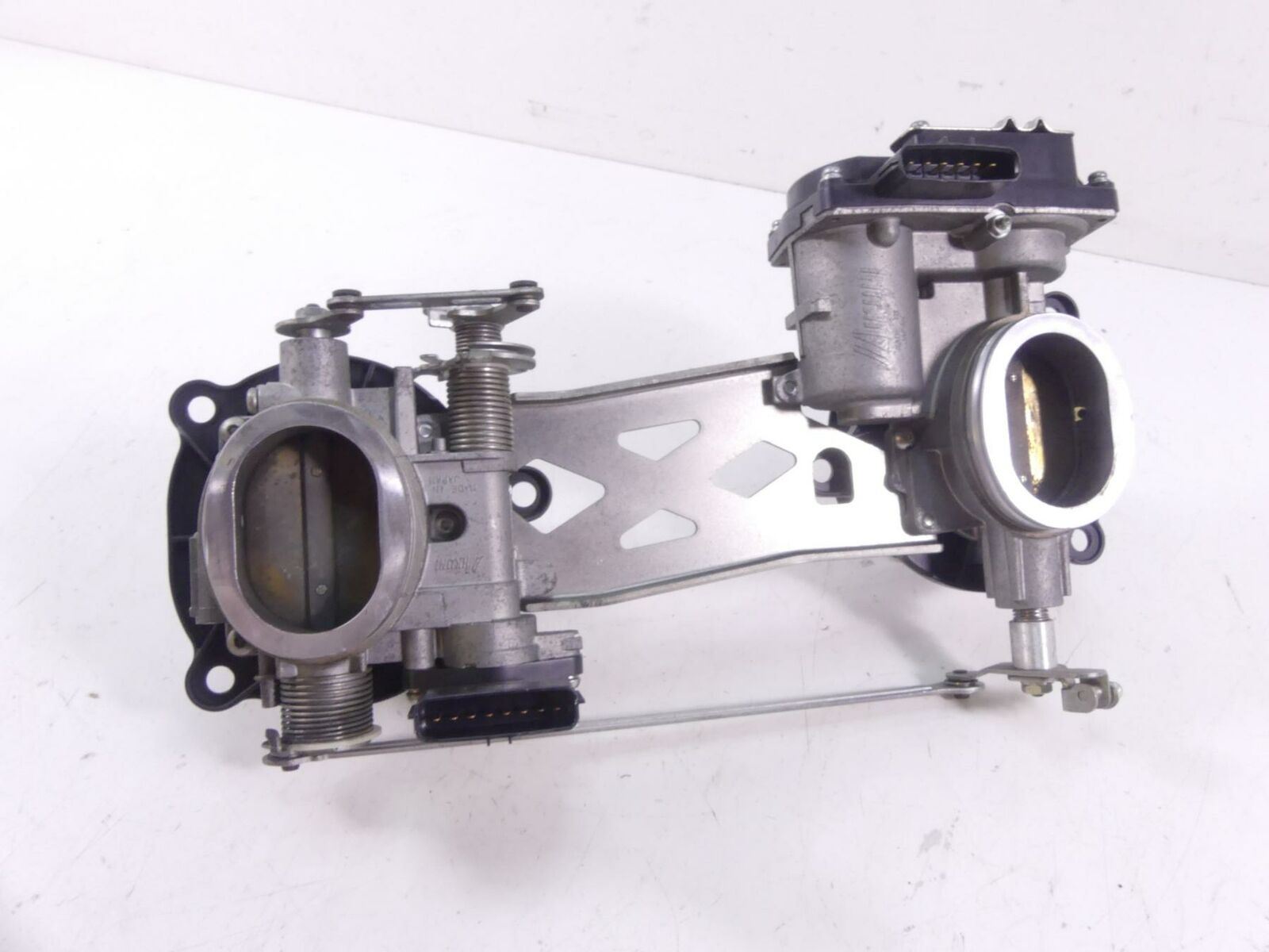 2015 Ducati Diavel Dark Mikuni Throttle Body Bodies Fuel Injector Set 28240911A {{ shop.shopifyCountryName }} - Mototech271