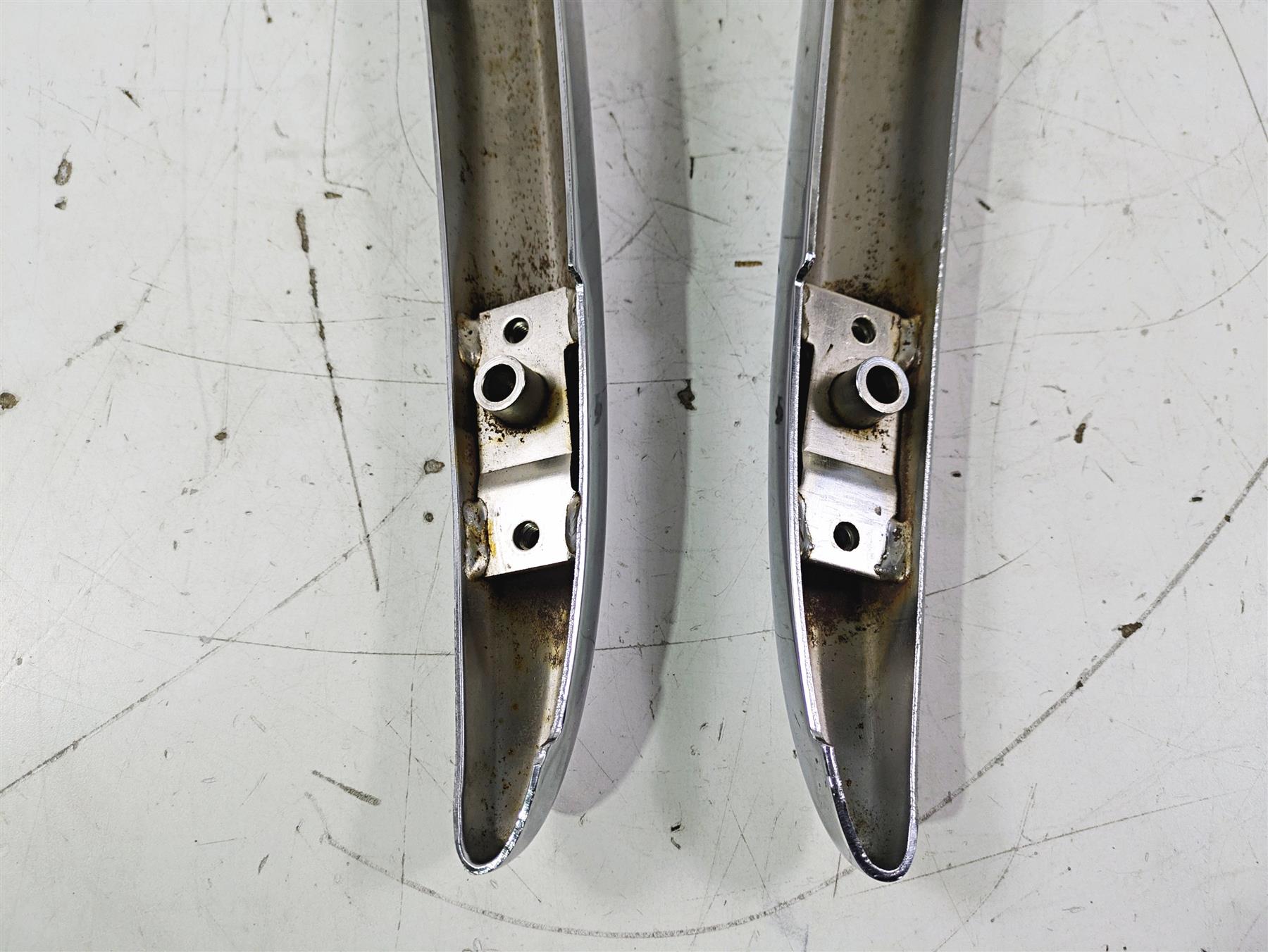 2002 Honda GL1500 CD Valkyrie Deluxe Rear Fender Struts Braces Set 77330-MZ0-A40 {{ shop.shopifyCountryName }} - Mototech271