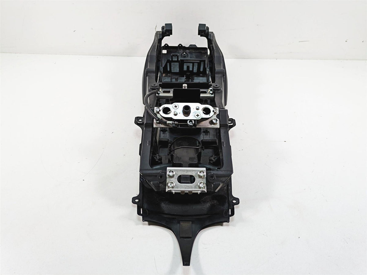 2022 Suzuki GSXR 750 Subframe Inner Fender Set 41211-14J00-YUG 41221-14J00-YUG {{ shop.shopifyCountryName }} - Mototech271