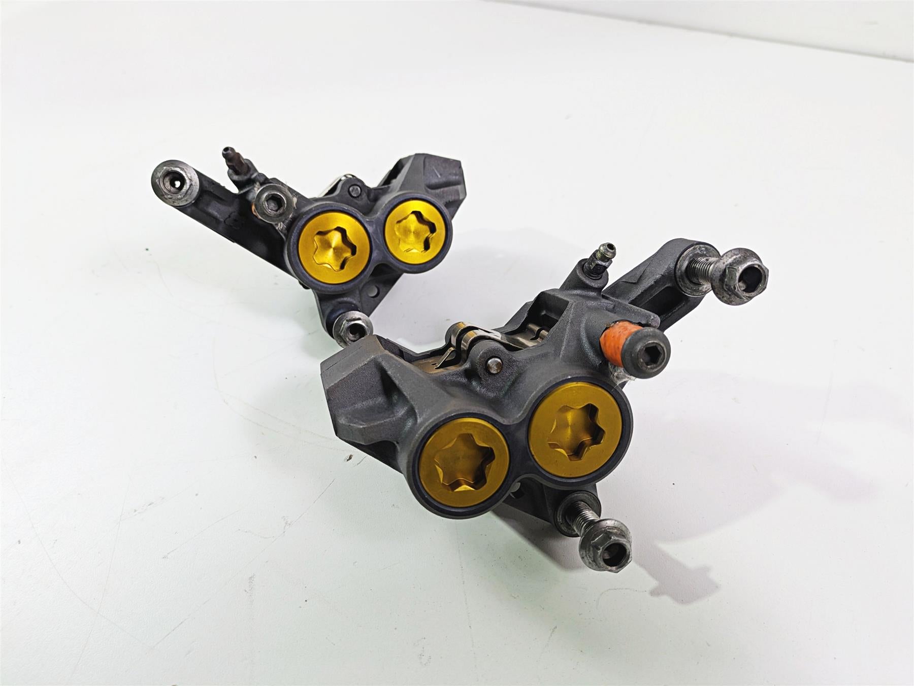 2002 Yamaha YZFR1 R1 Front Brake Caliper Set 5PW-2580U-00 5PW-2580U-00 {{ shop.shopifyCountryName }} - Mototech271