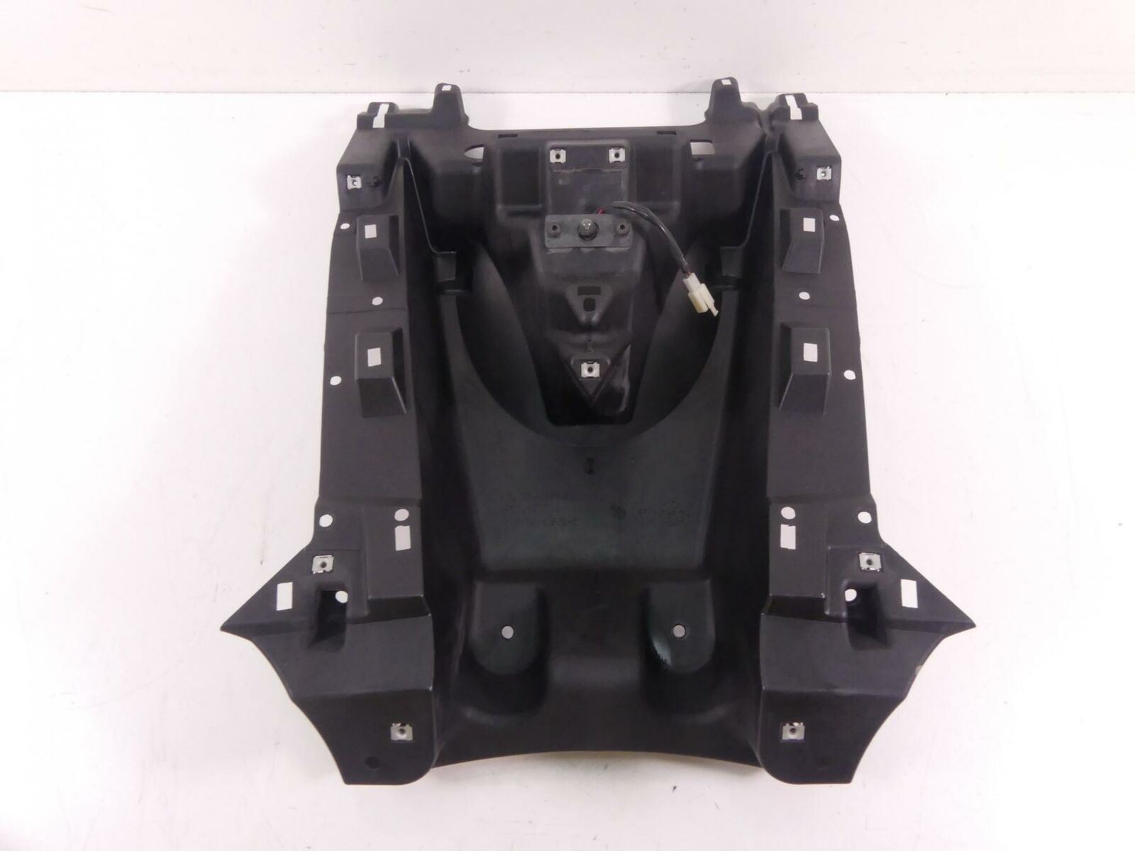 2010 Victory Vision Tour Rear Inner Fender Cover Fairing Panel 5437132 {{ shop.shopifyCountryName }} - Mototech271