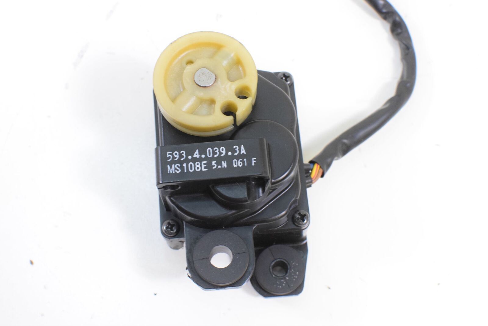 2016 Ducati Hypermotard 939 SP Exhaust Flap Motor Valve Actuator 59340393A {{ shop.shopifyCountryName }} - Mototech271