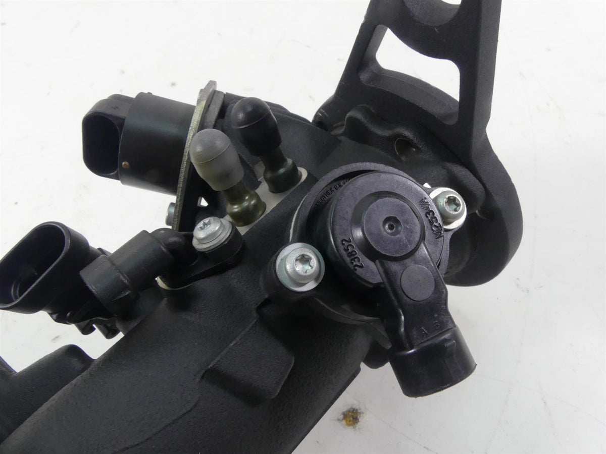 2015 Harley FLS Softail Slim Throttle Body Fuel Injectors 27708-06 27708-10 {{ shop.shopifyCountryName }} - Mototech271