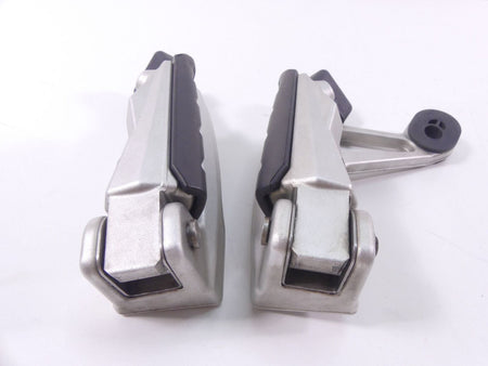 2008 BMW R1200R K27 Rear Passenger Pillion Footpeg Set 46717688780 46717693113 {{ shop.shopifyCountryName }} - Mototech271
