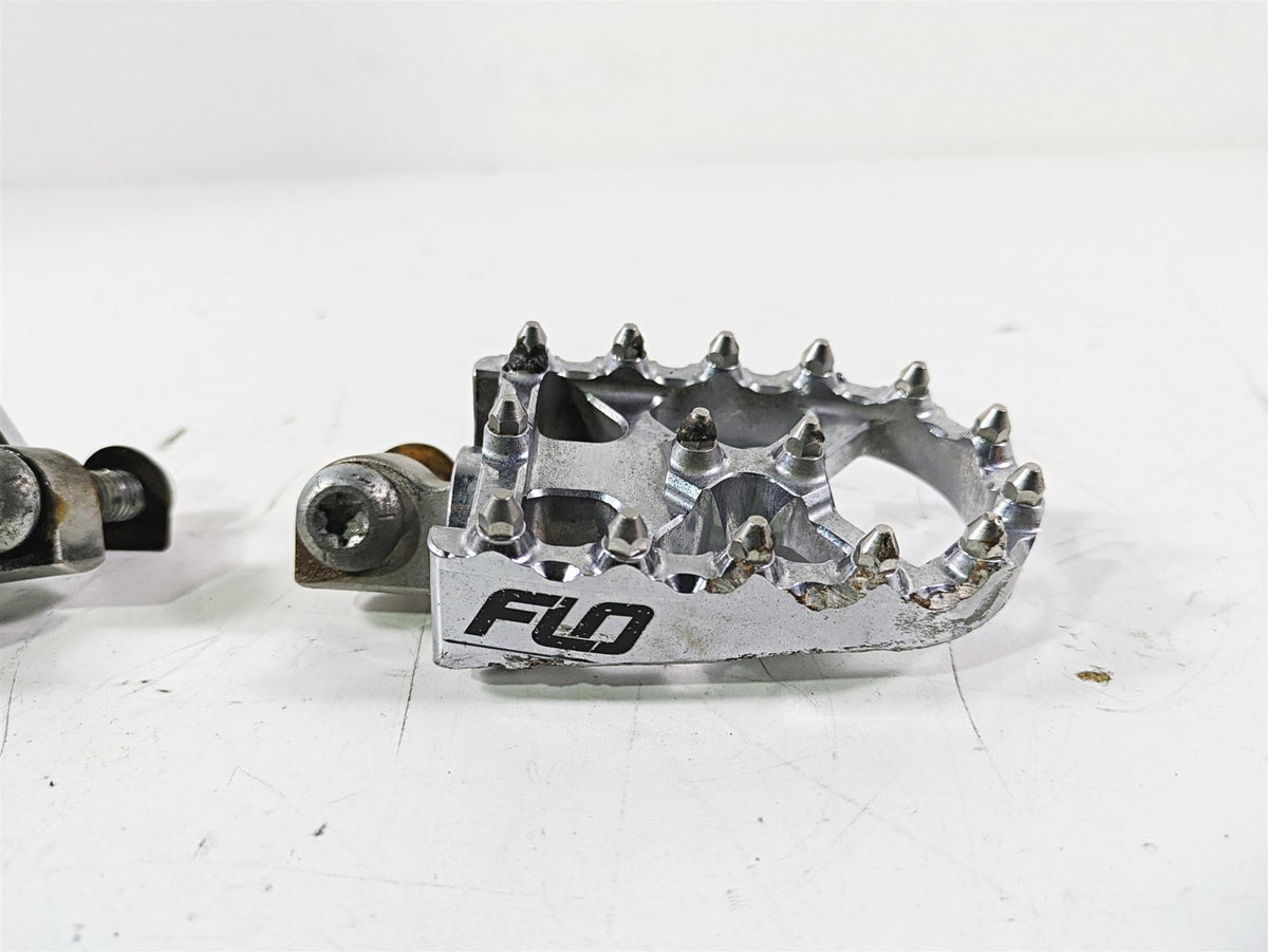 2015 Harley FXDL Dyna Low Rider FLO Grip Stunt Footpeg Rest Set FP-800V2 {{ shop.shopifyCountryName }} - Mototech271