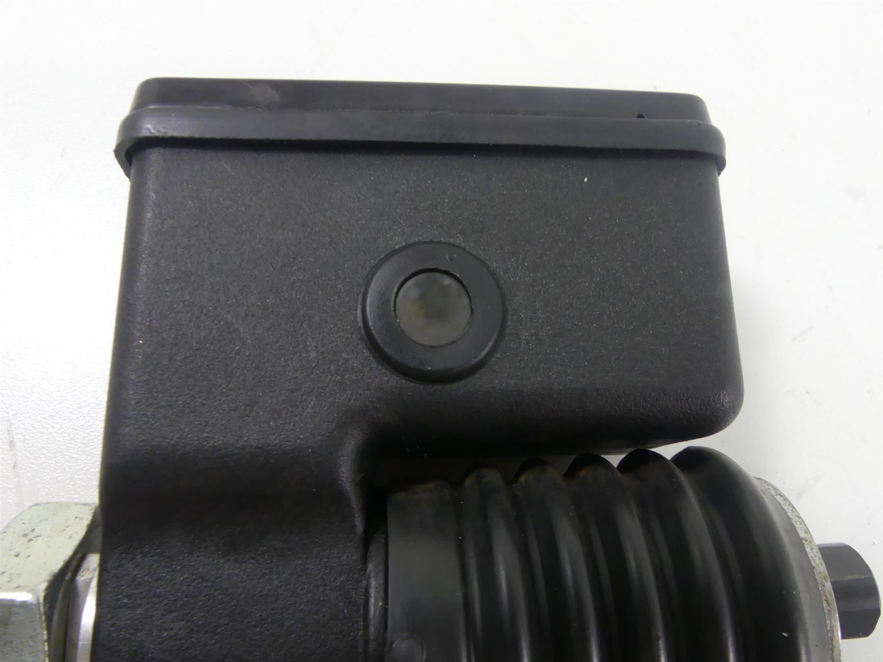 1995 Harley Dyna FXDL Low Rider Nice Rear Brake Master Cylinder 42474-90 {{ shop.shopifyCountryName }} - Mototech271
