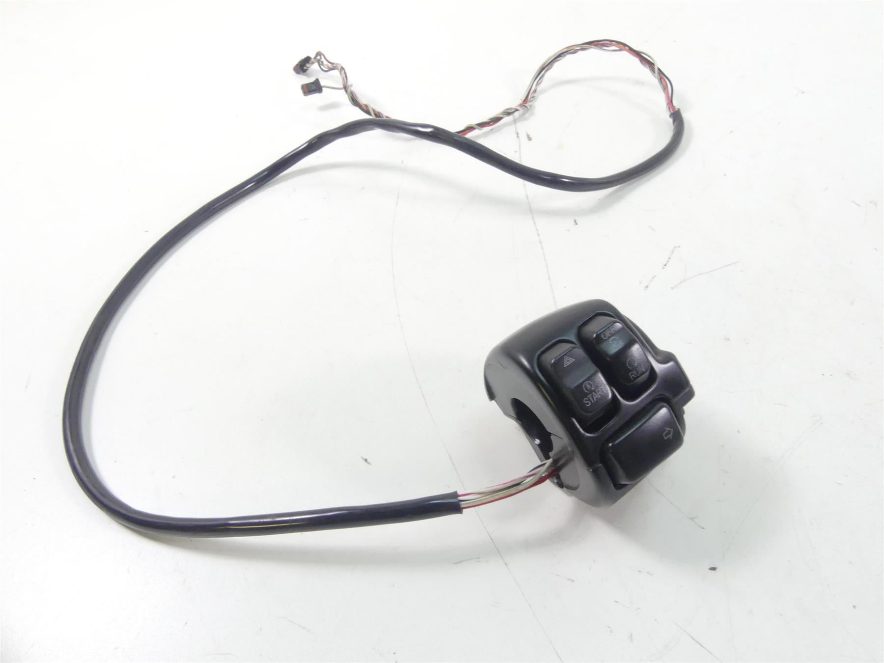 2015 Harley FXDL Dyna Low Rider Right Hand Start Kill Control Switch 72944-12 {{ shop.shopifyCountryName }} - Mototech271